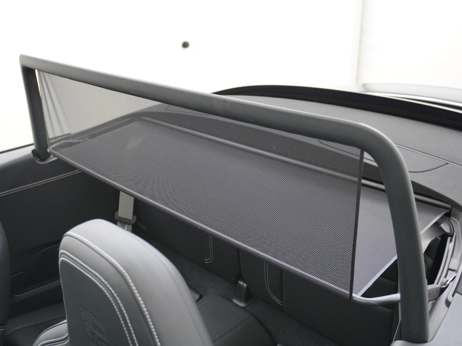 Porsche 911 Cabrio 3.0 Carrera S 44