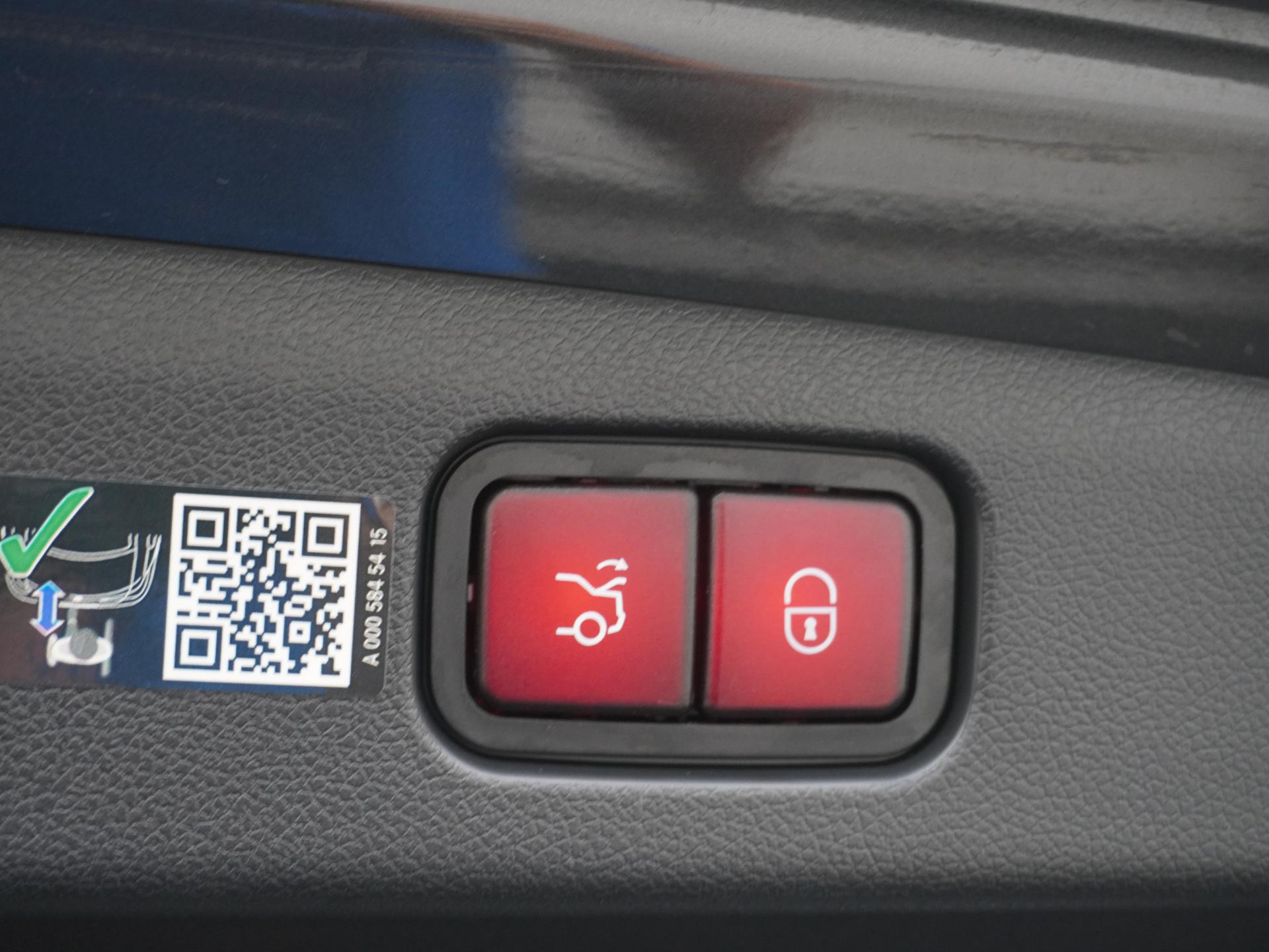 Mercedes-Benz E-Klasse 300 e AMG Line 17