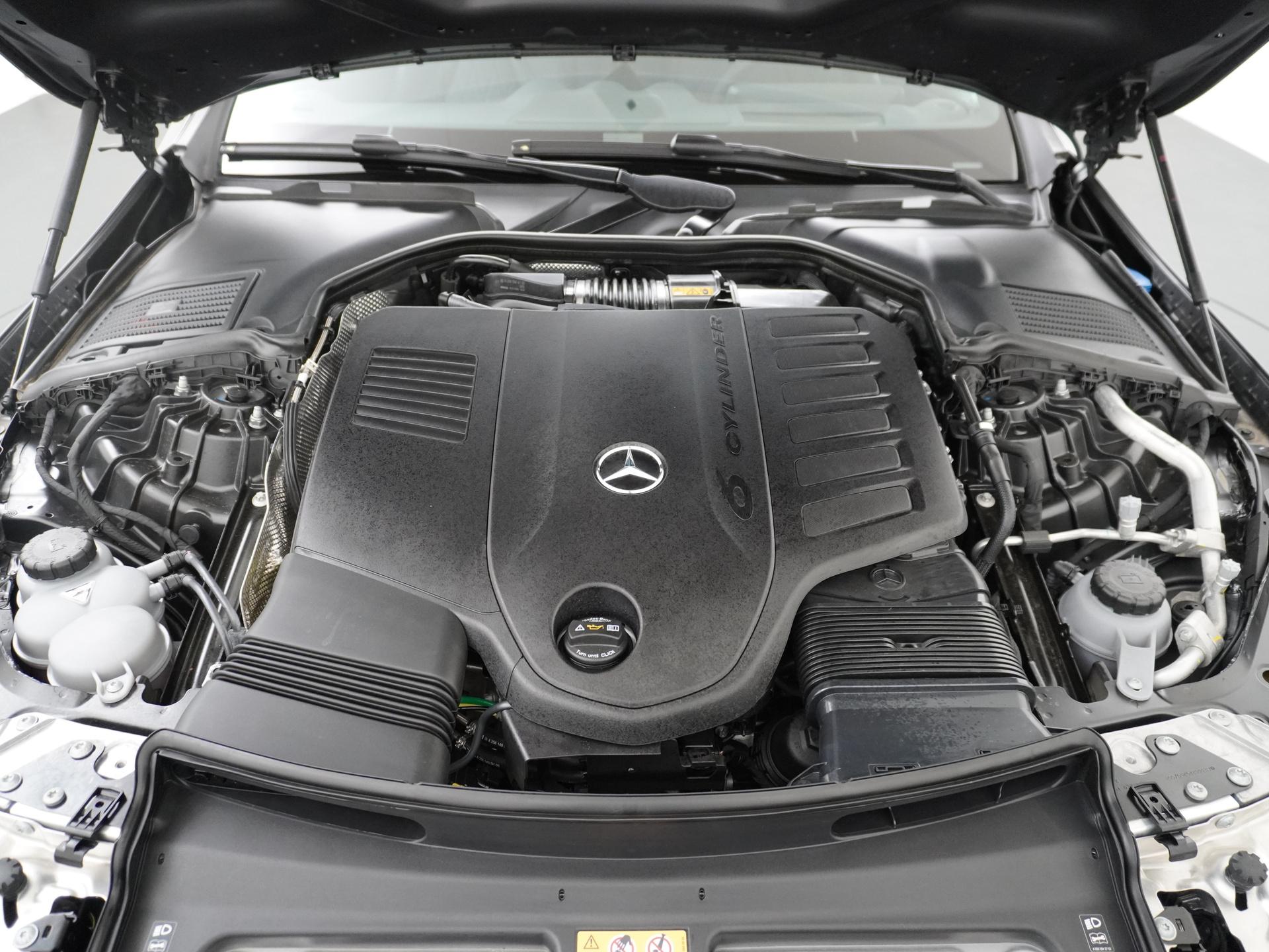 Mercedes-Benz CLE Cabriolet 450 4MATIC AMG Line 16