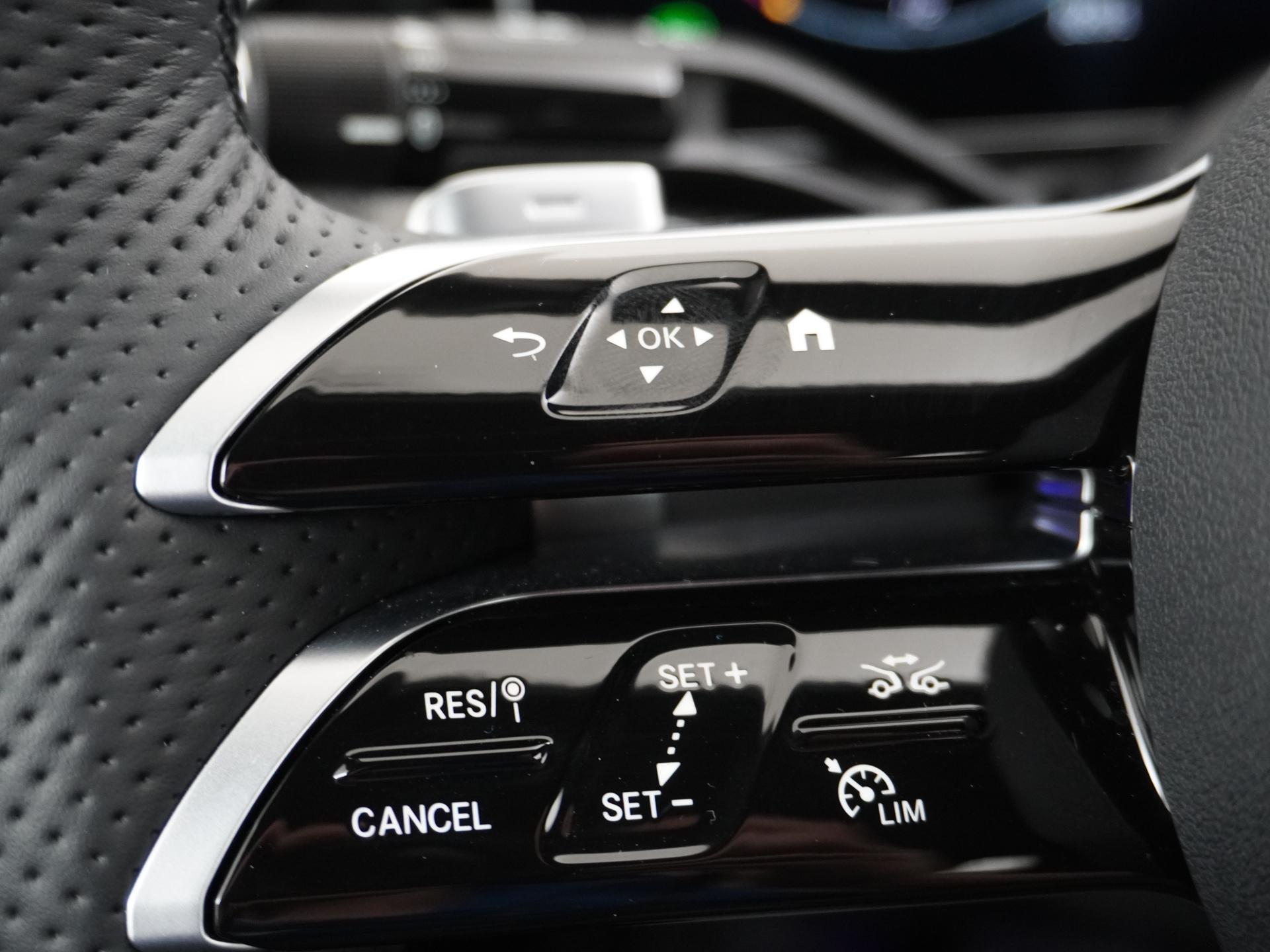 Mercedes-Benz CLE Cabriolet 450 4MATIC AMG Line 28