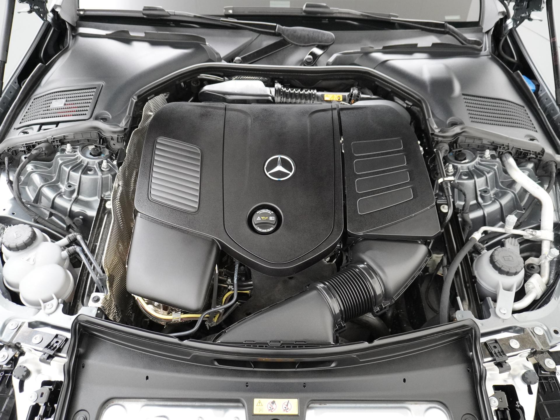 Mercedes-Benz C-Klasse Estate 180 Business Line 18