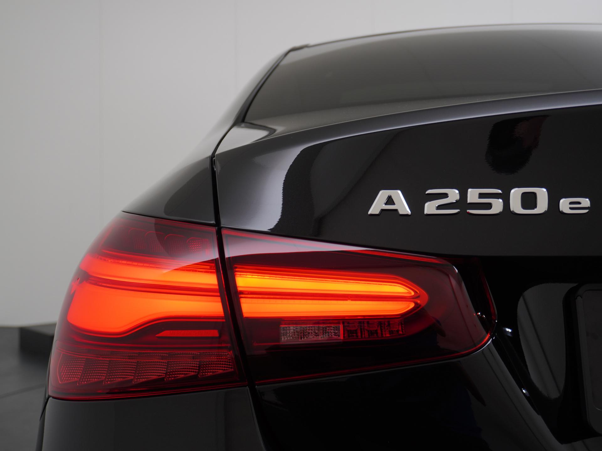 Mercedes-Benz A-Klasse 250 e Business Solution AMG 11