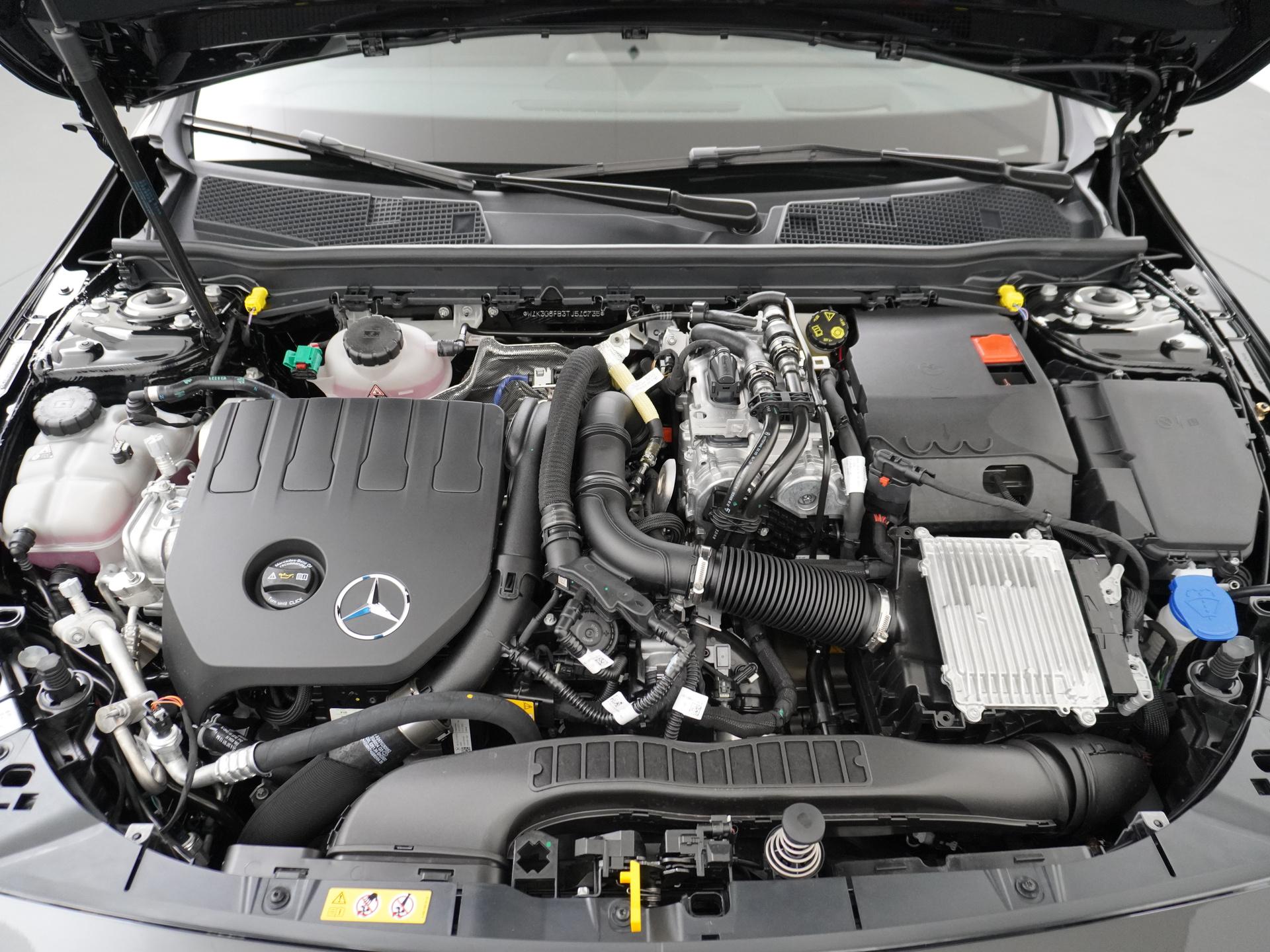 Mercedes-Benz A-Klasse 250 e Business Solution AMG 15