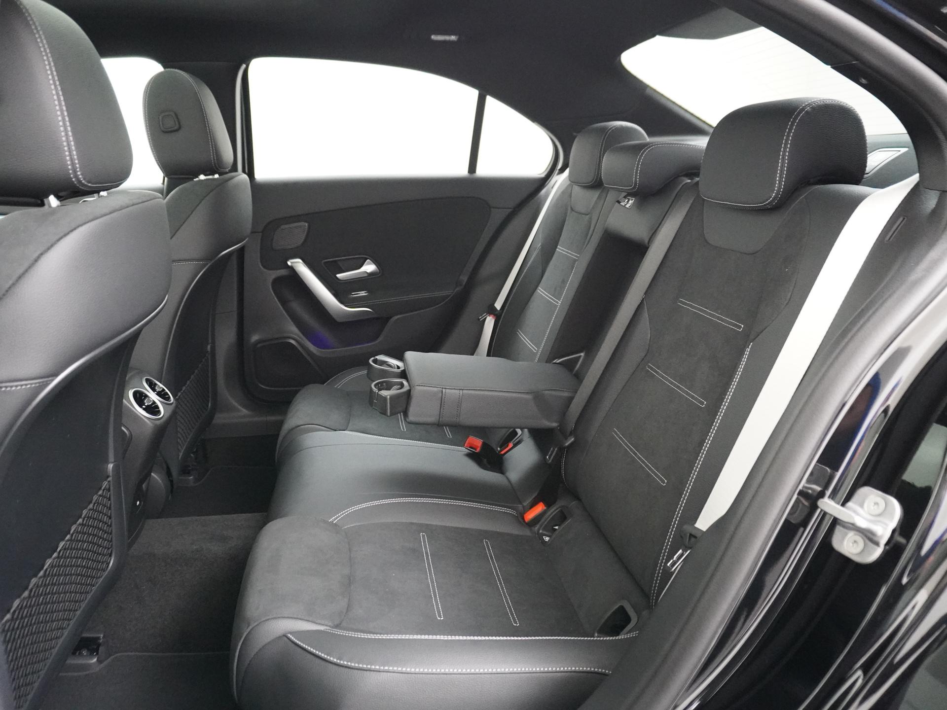 Mercedes-Benz A-Klasse 250 e Business Solution AMG 21