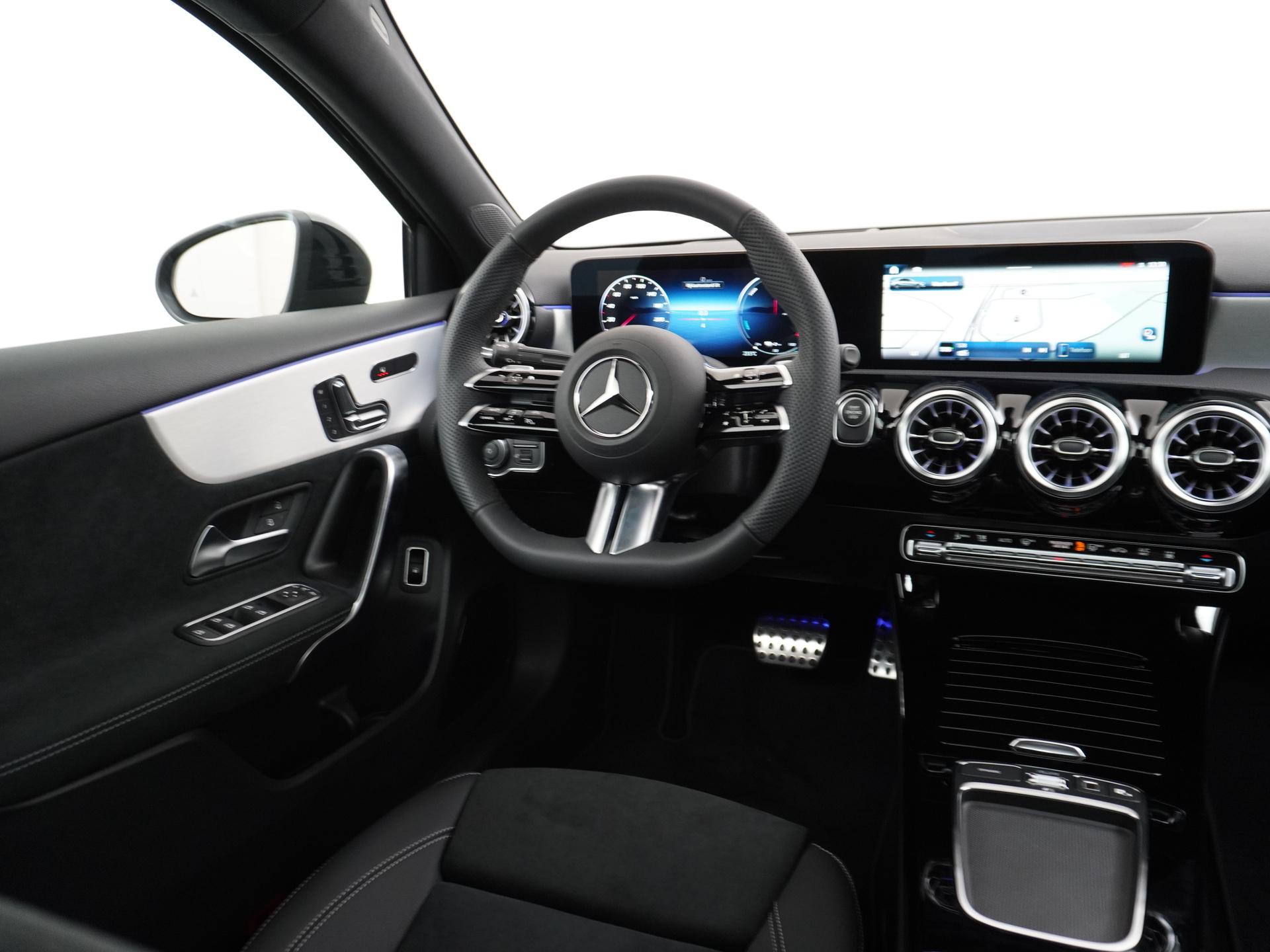 Mercedes-Benz A-Klasse 250 e Business Solution AMG 23