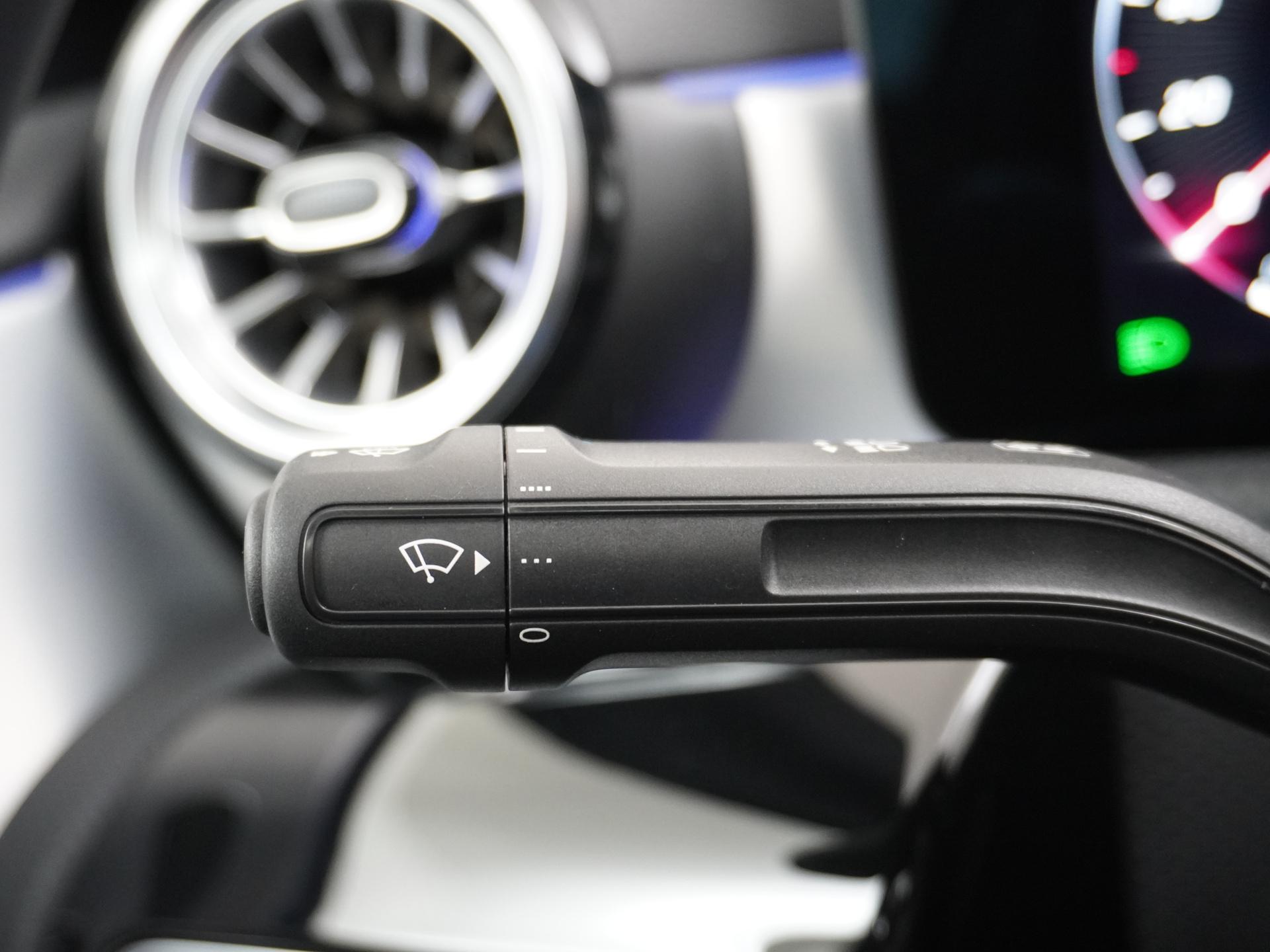 Mercedes-Benz A-Klasse 250 e Business Solution AMG 26