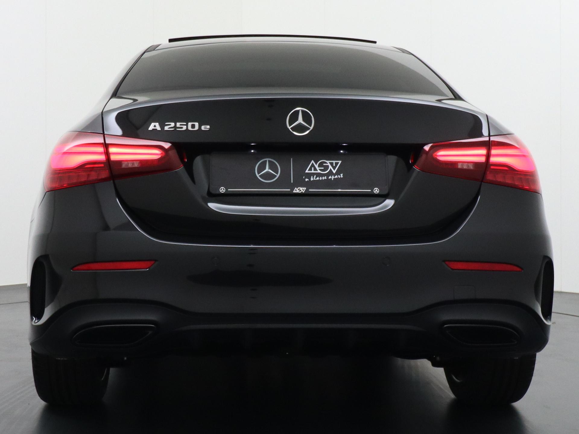 Mercedes-Benz A-Klasse 250 e Business Solution AMG 3