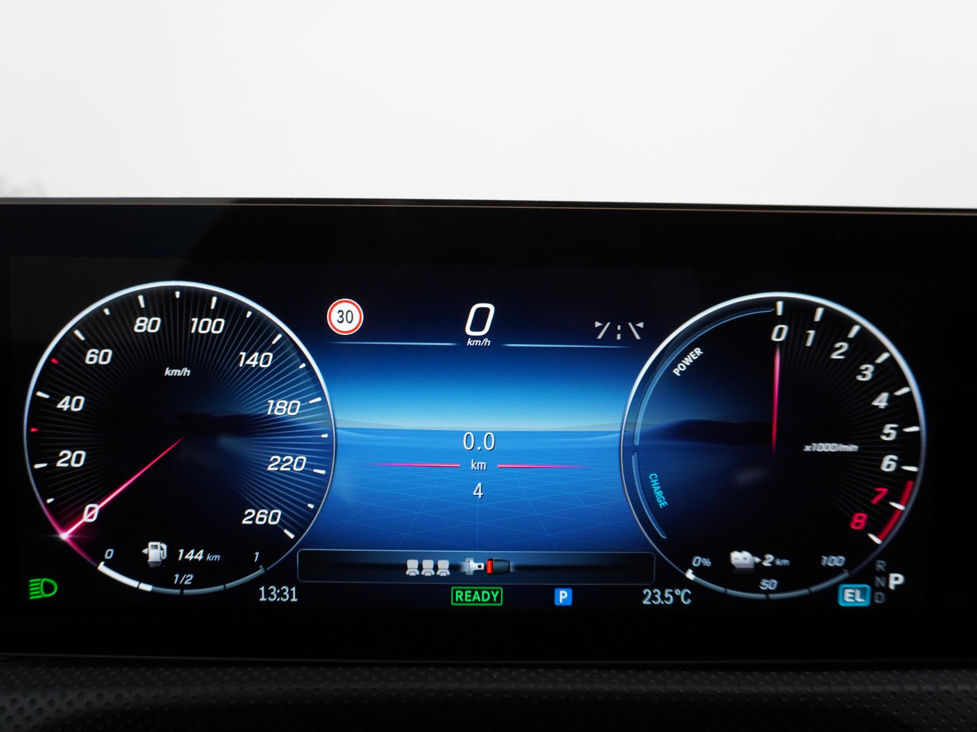 Mercedes-Benz A-Klasse 250 e Business Solution AMG 31