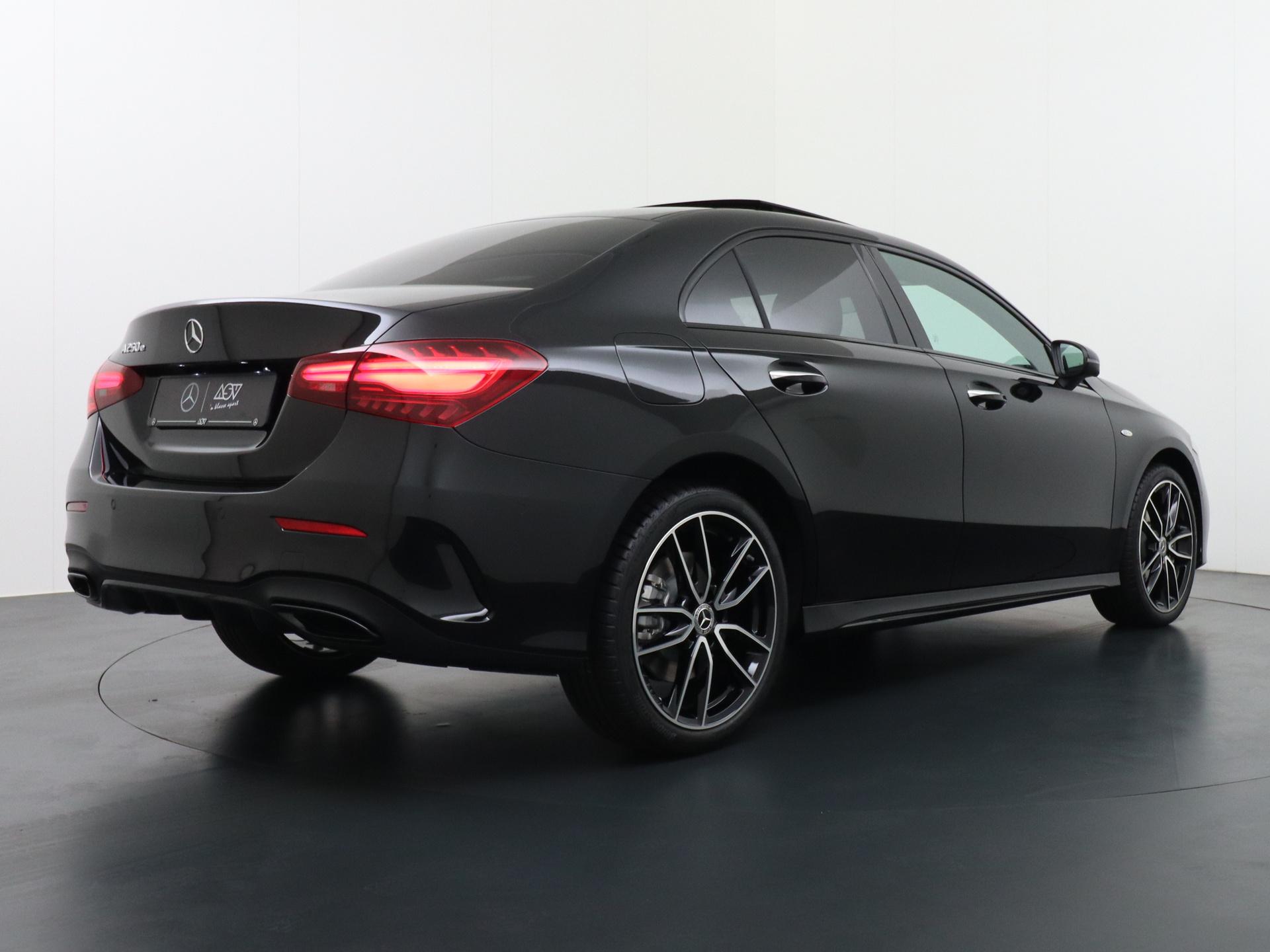 Mercedes-Benz A-Klasse 250 e Business Solution AMG 4