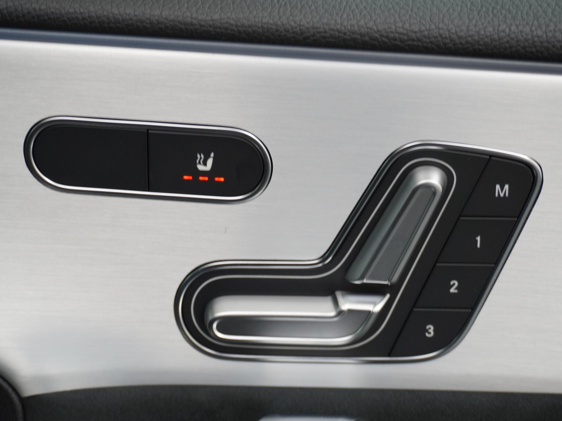 Mercedes-Benz A-Klasse 250 e Business Solution AMG 52