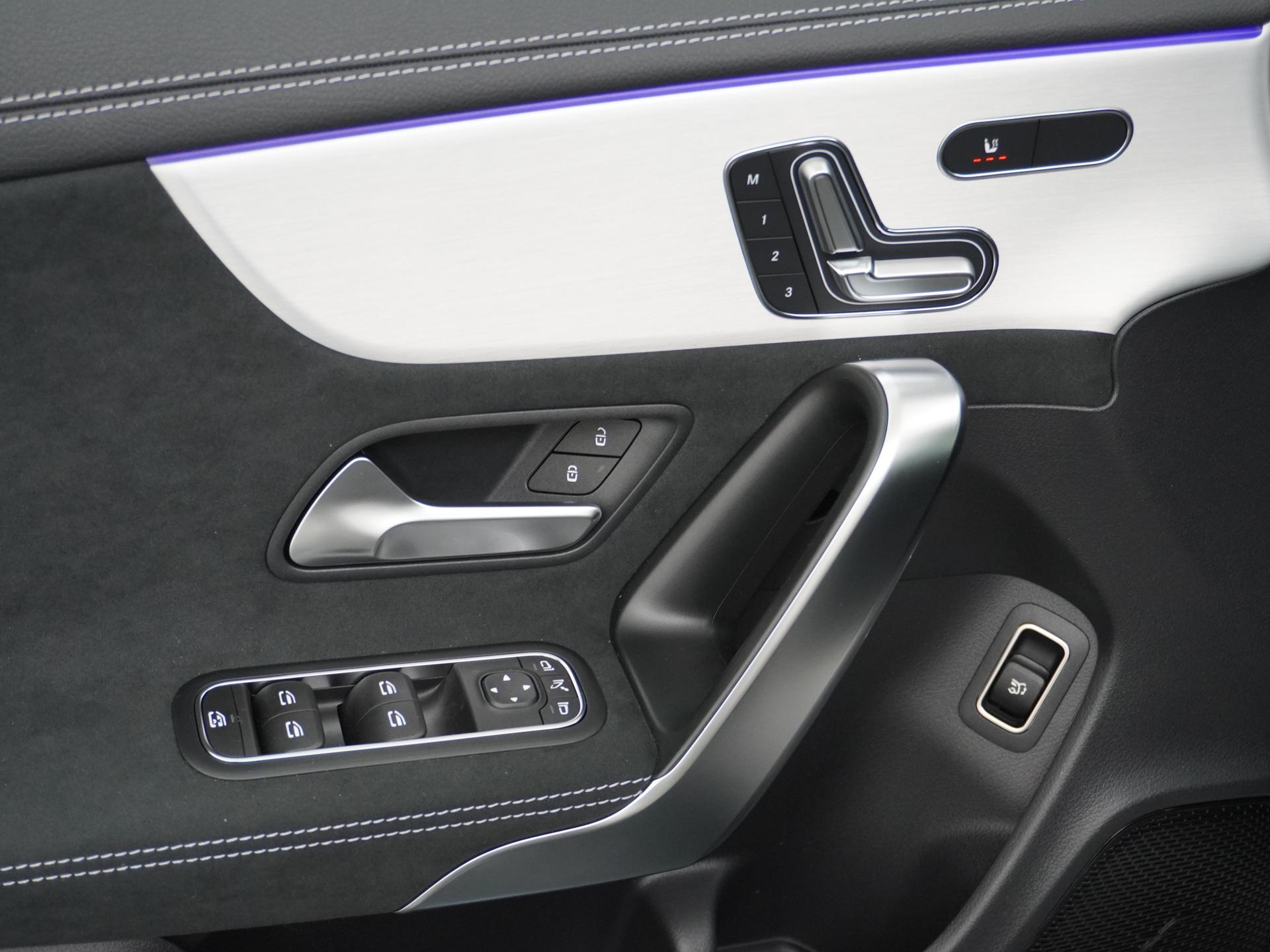 Mercedes-Benz CLA-Klasse Shooting Brake 180 Business Solution AMG 16