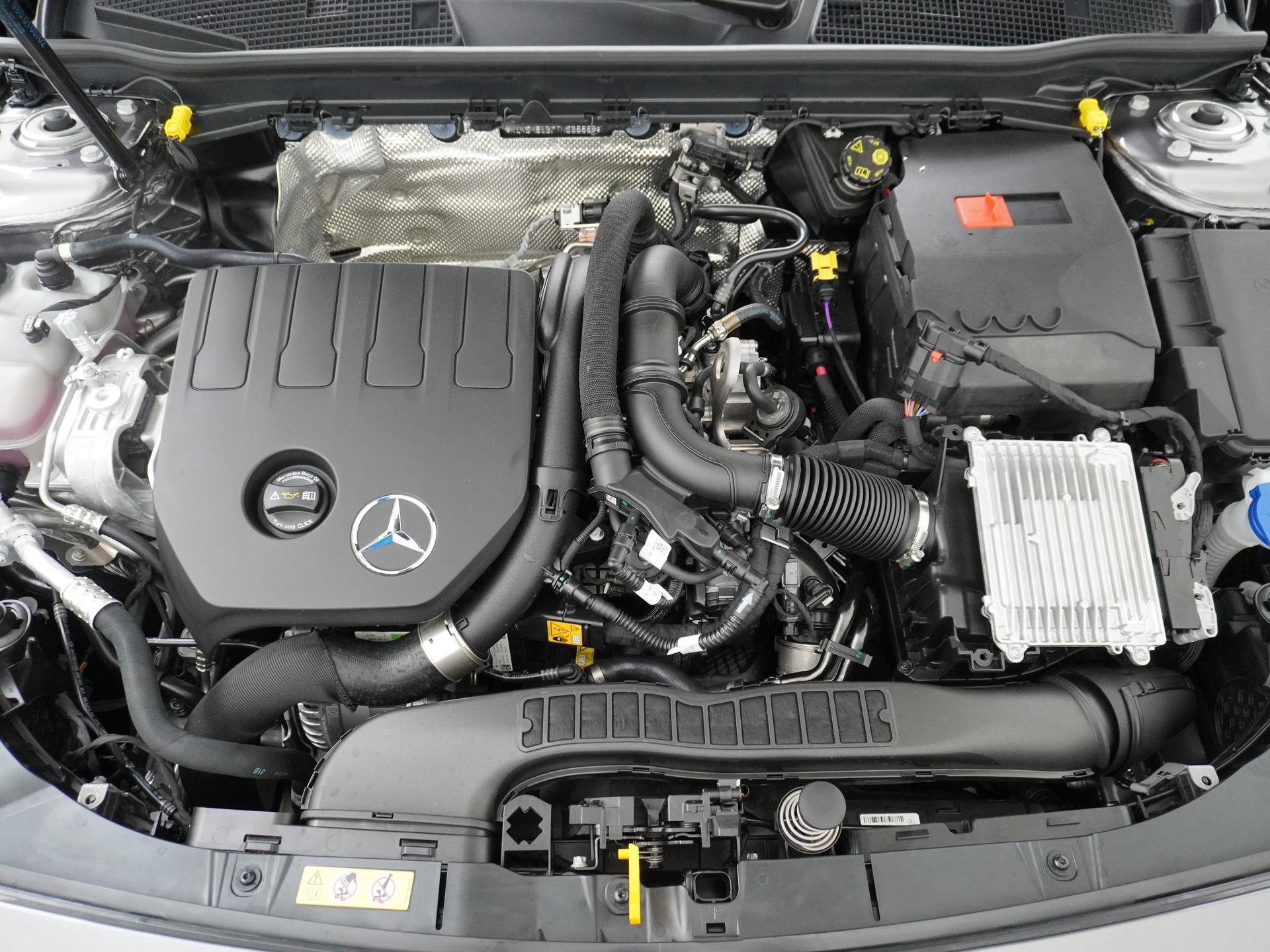 Mercedes-Benz CLA-Klasse Shooting Brake 180 Business Solution AMG 17