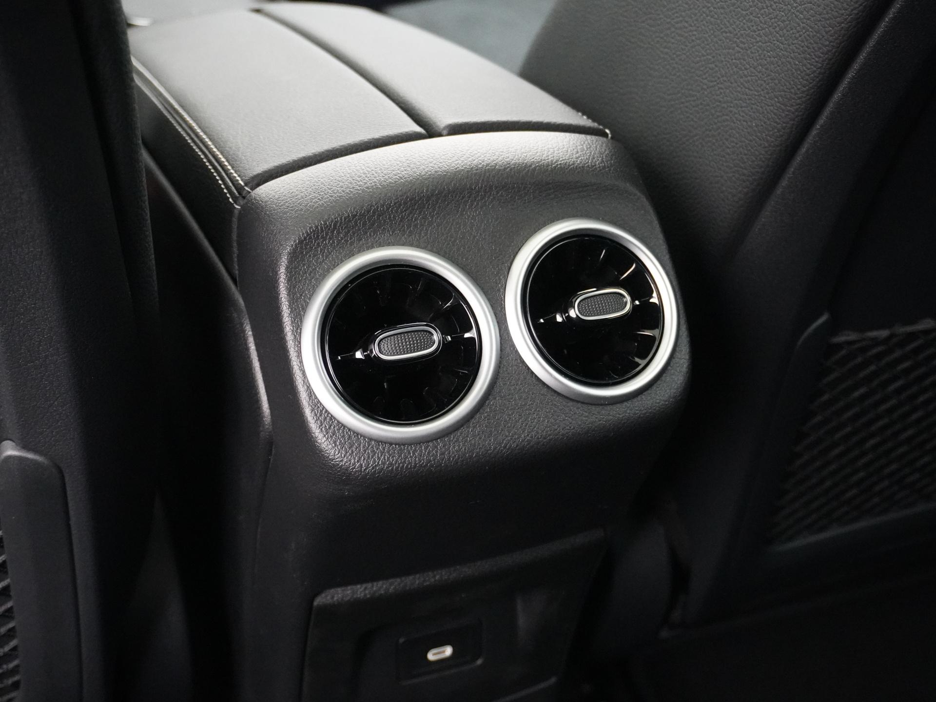 Mercedes-Benz CLA-Klasse Shooting Brake 180 Business Solution AMG 24