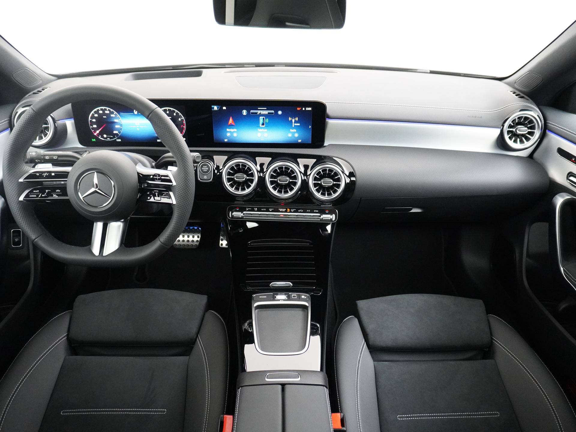 Mercedes-Benz CLA-Klasse Shooting Brake 180 Business Solution AMG 25