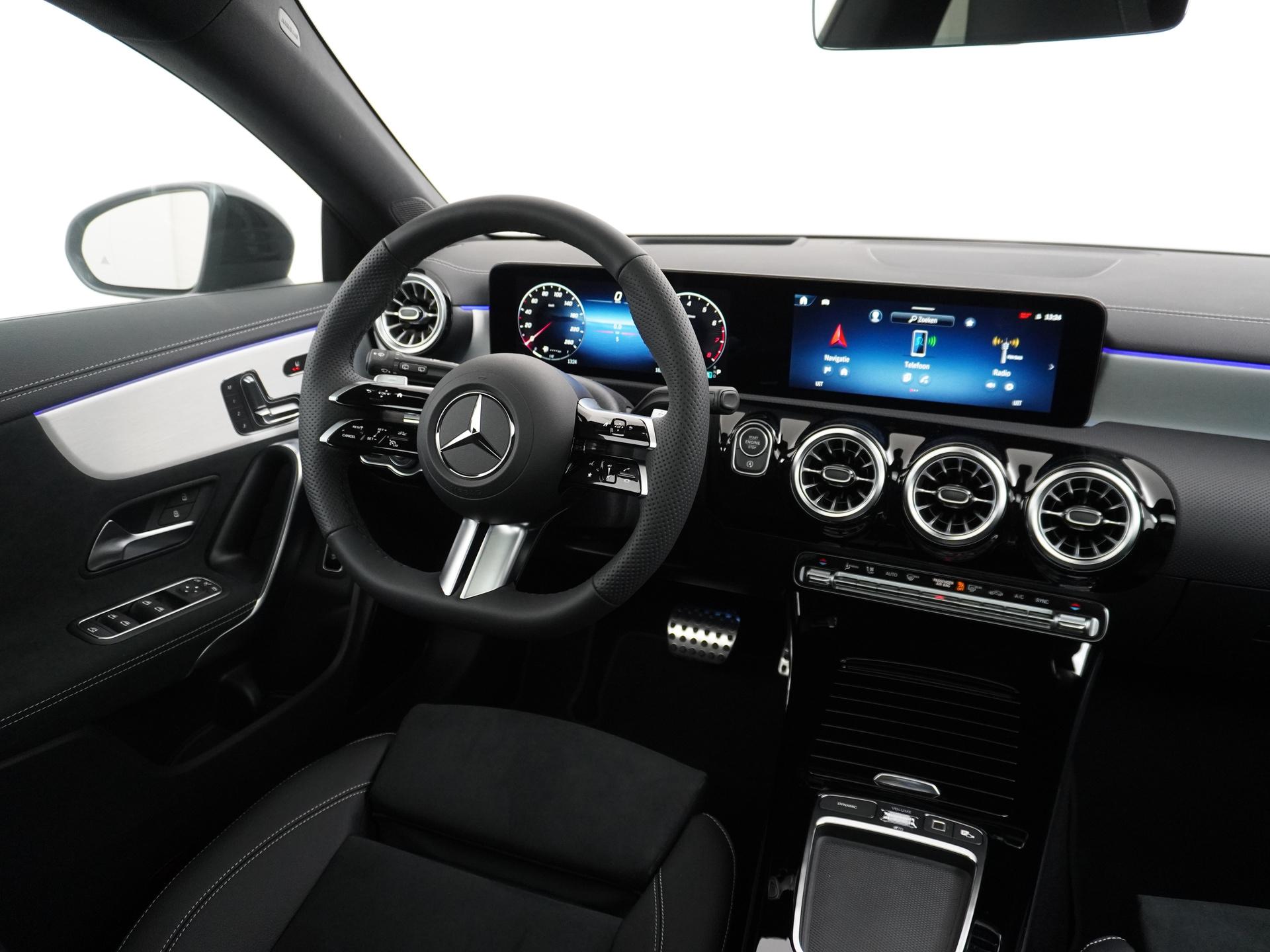 Mercedes-Benz CLA-Klasse Shooting Brake 180 Business Solution AMG 26