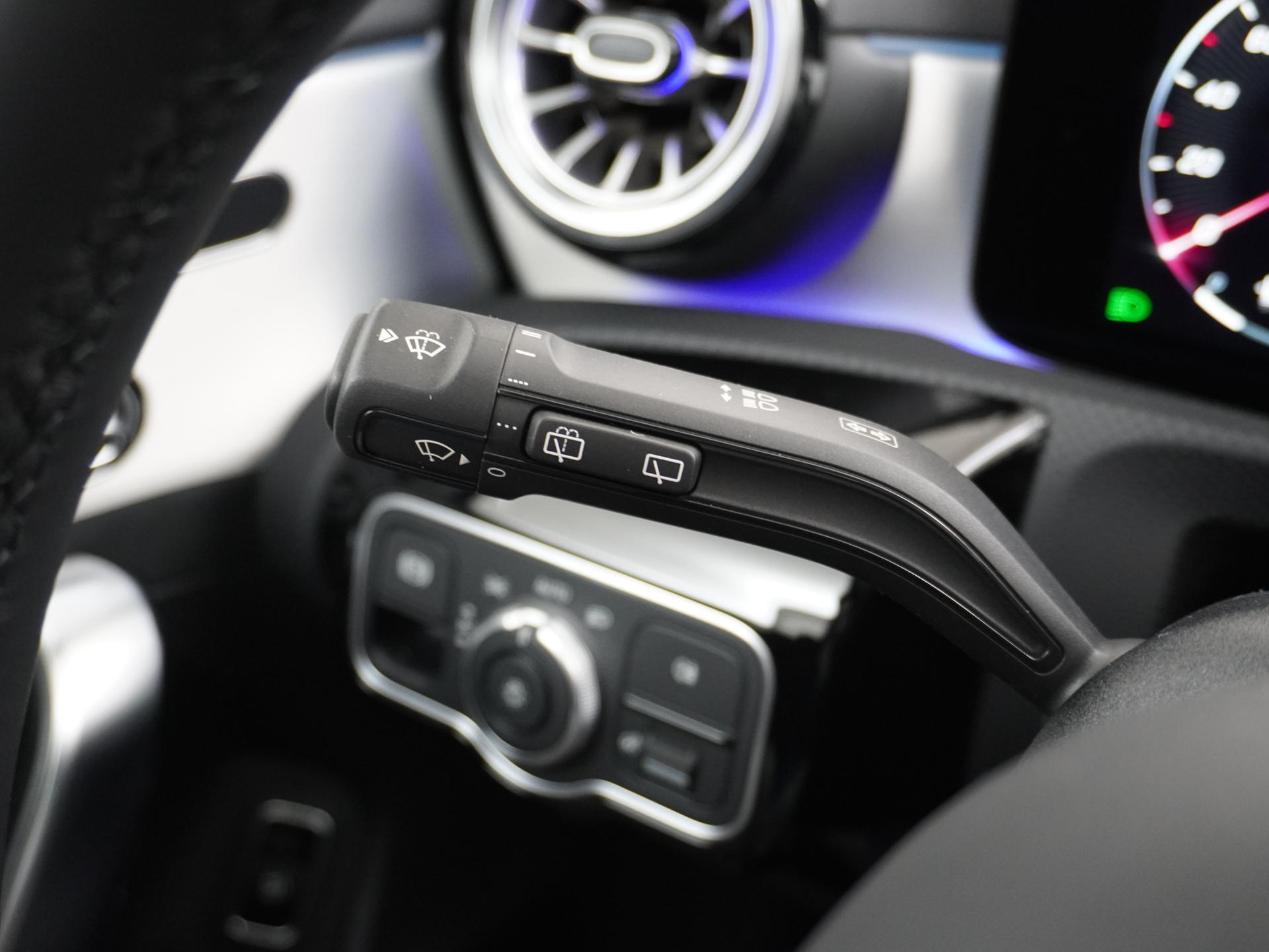 Mercedes-Benz CLA-Klasse Shooting Brake 180 Business Solution AMG 28