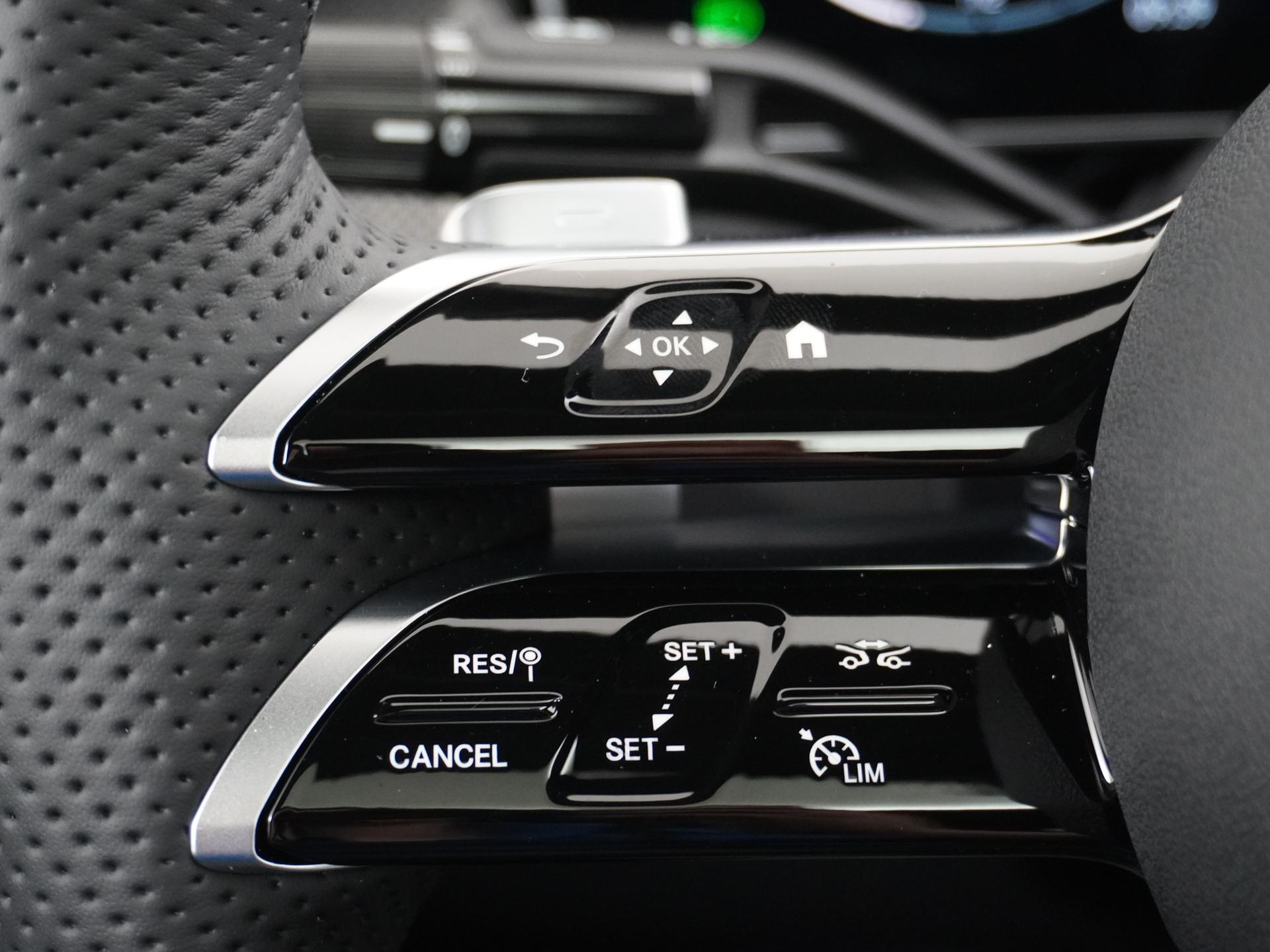 Mercedes-Benz GLC Coupé 300e 4MATIC Sport Edition 32