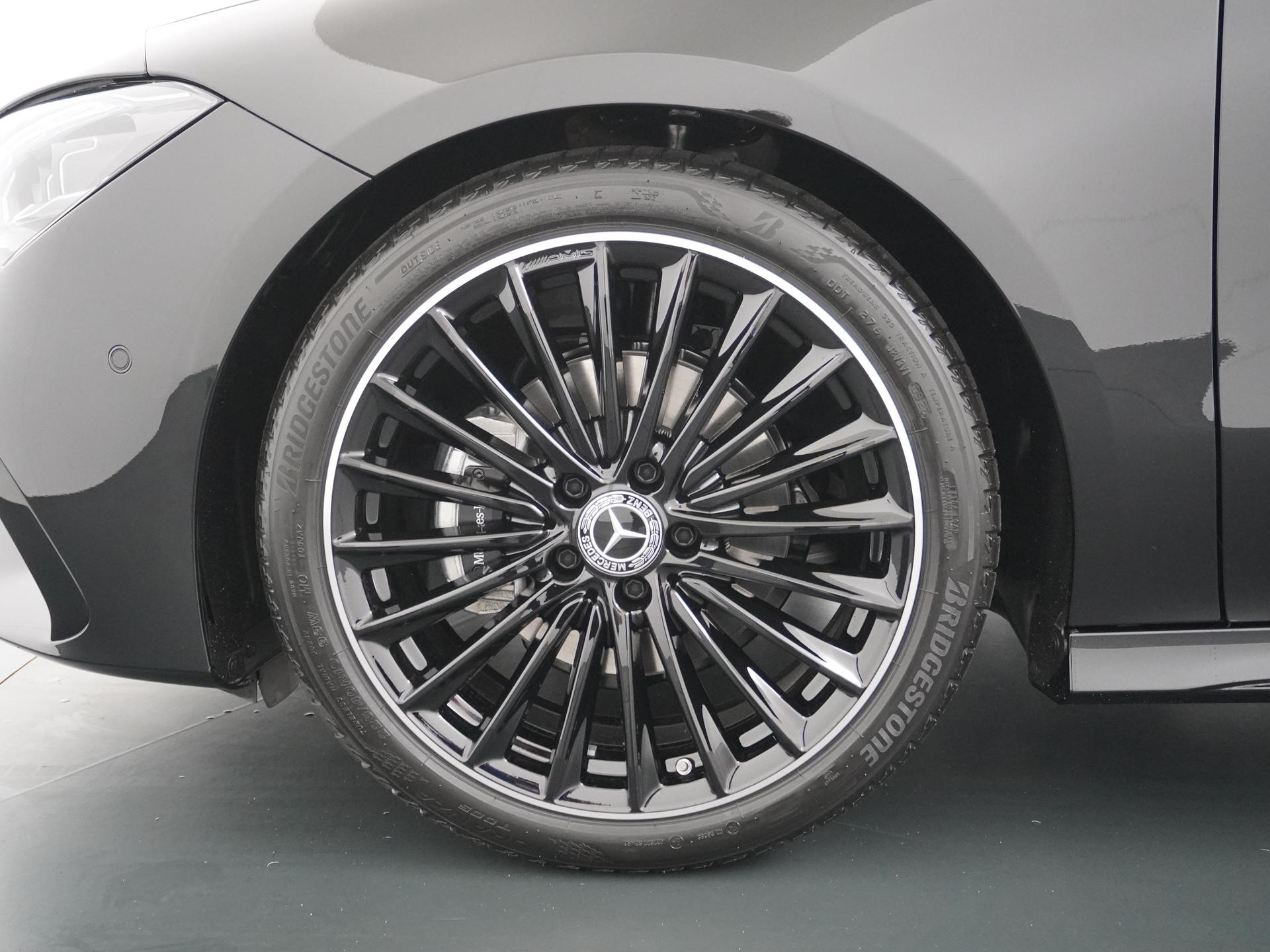 Mercedes-Benz CLA-Klasse Shooting Brake 180 Business Solution AMG 14