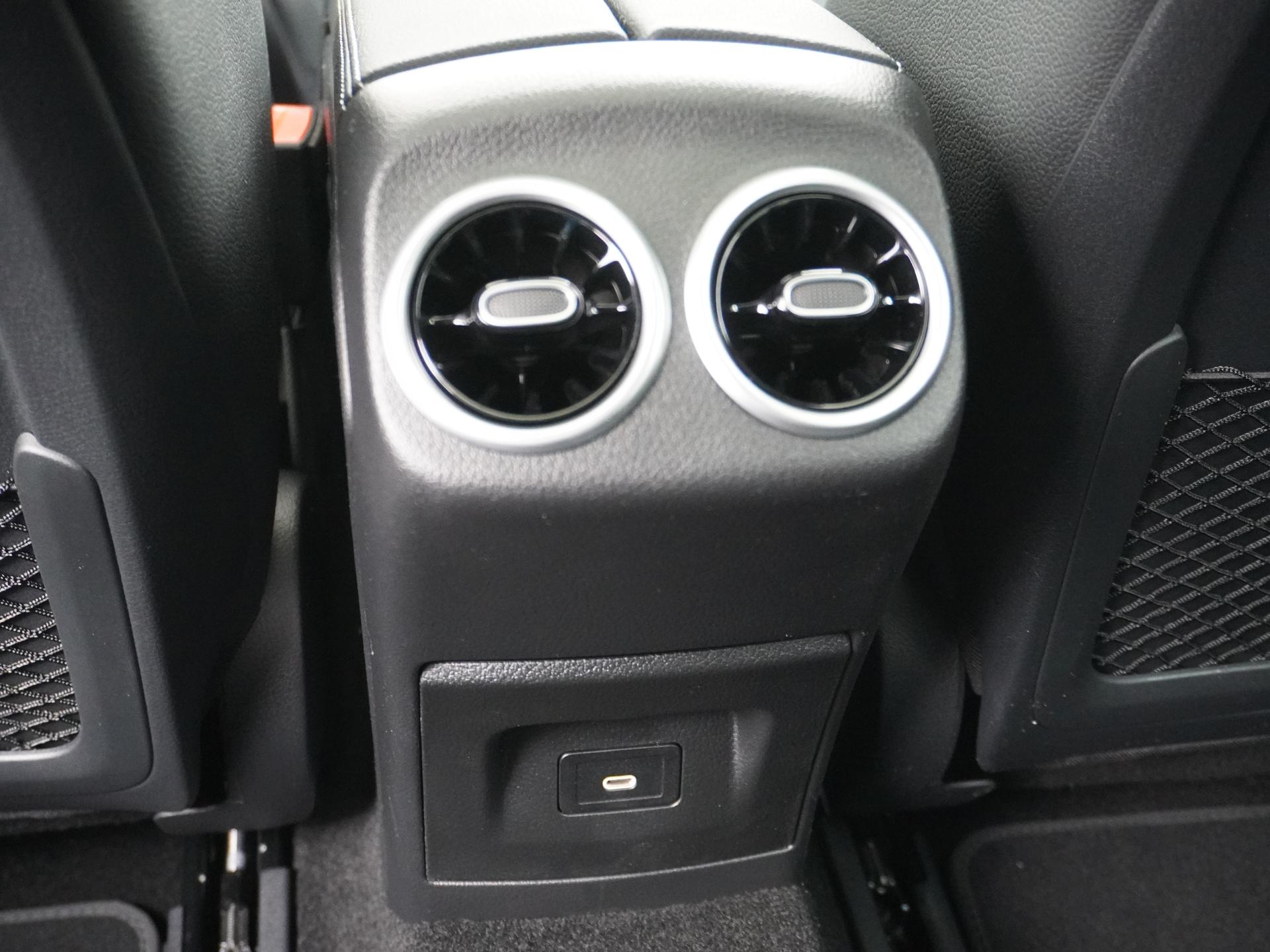 Mercedes-Benz CLA-Klasse Shooting Brake 180 Business Solution AMG 24