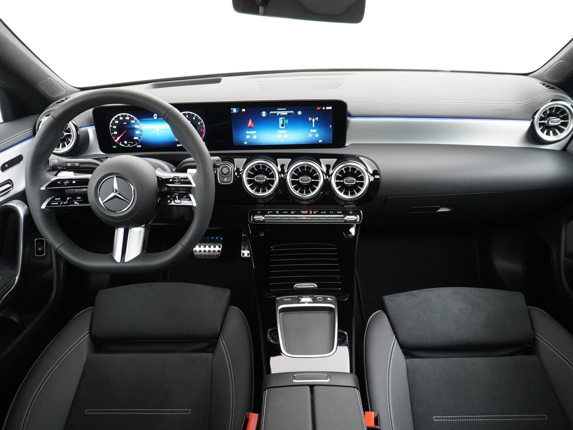 Mercedes-Benz CLA-Klasse Shooting Brake 180 Business Solution AMG 25