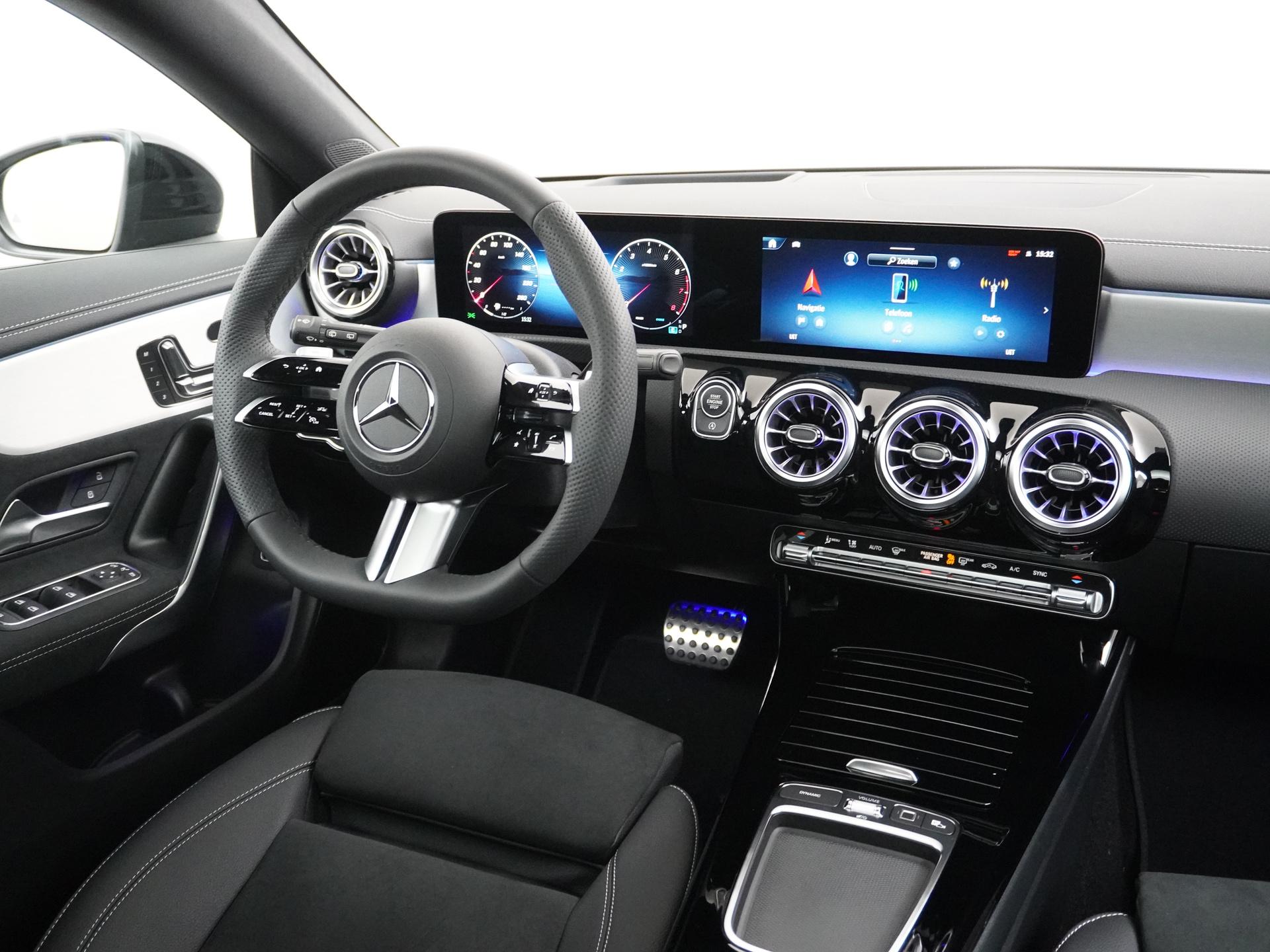 Mercedes-Benz CLA-Klasse Shooting Brake 180 Business Solution AMG 27