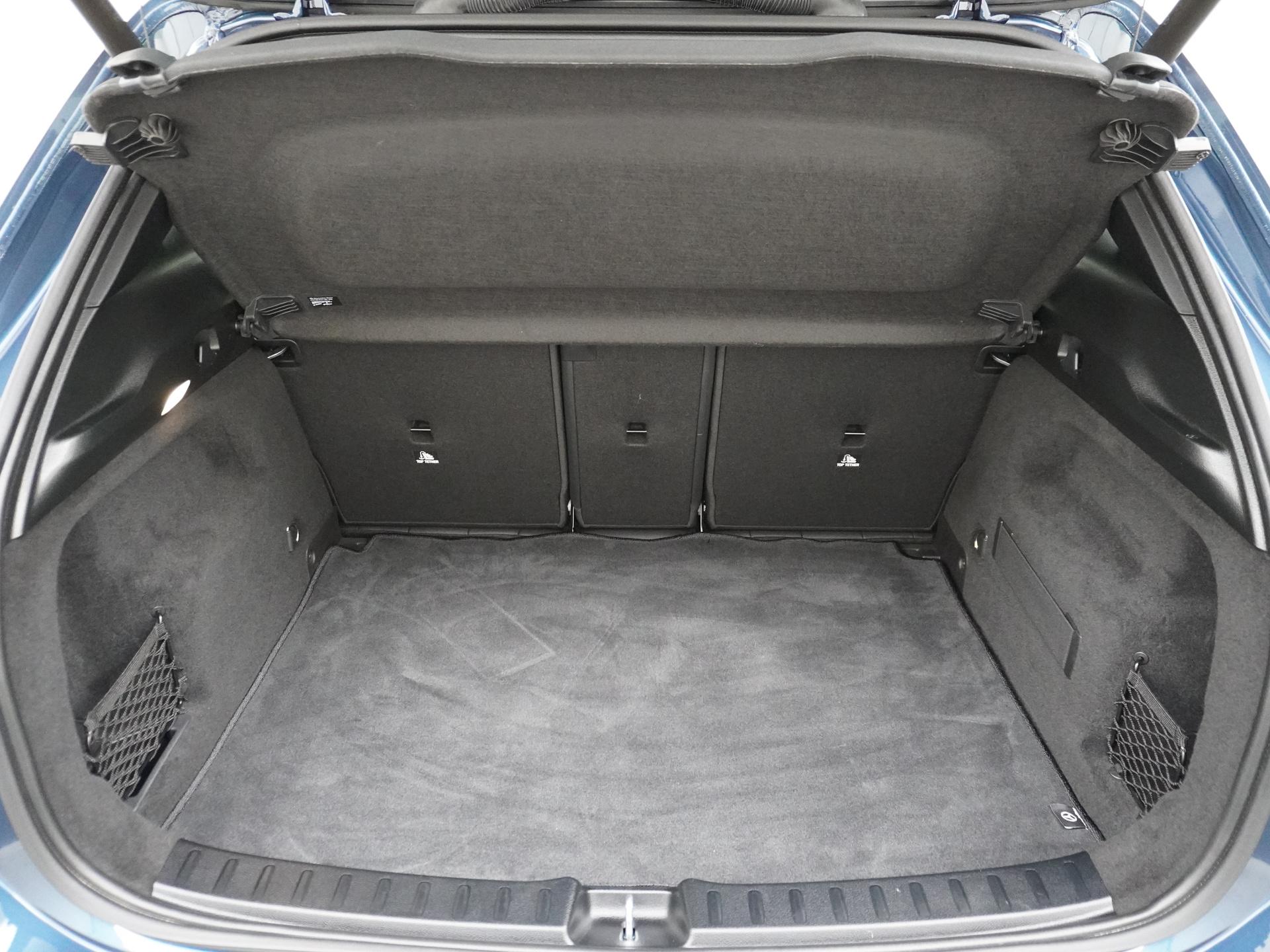 Mercedes-Benz GLA 250 e Business Line 16