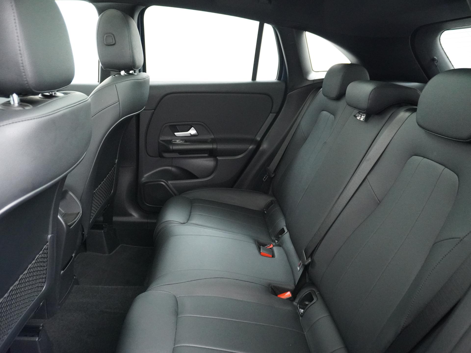 Mercedes-Benz GLA 250 e Business Line 25