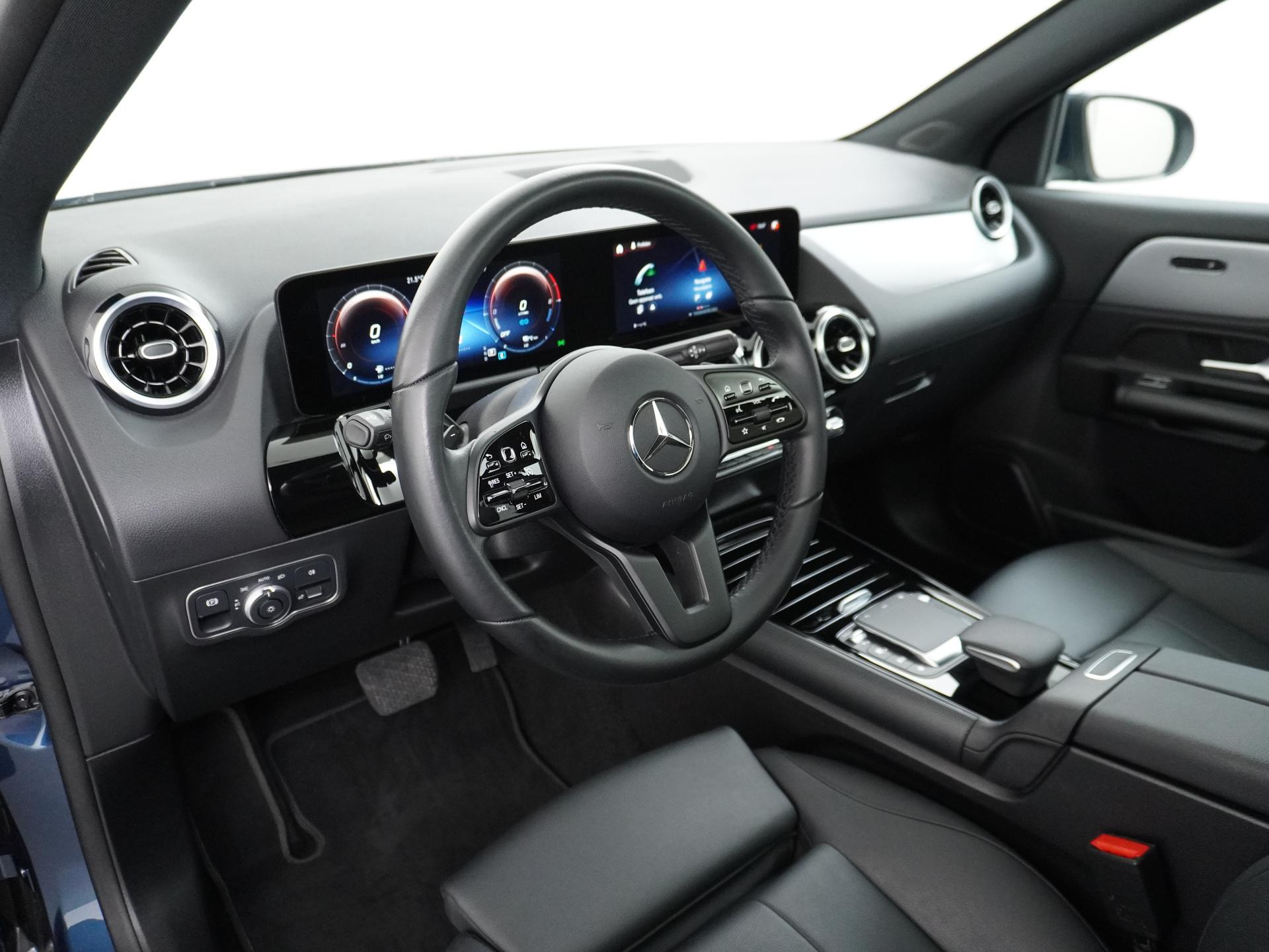 Mercedes-Benz GLA 250 e Business Line 3