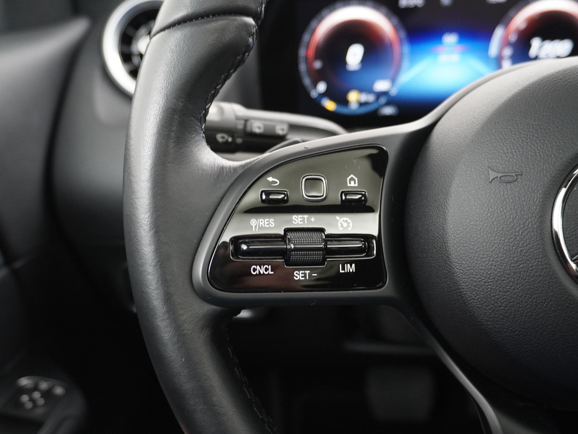 Mercedes-Benz GLA 250 e Business Line 31