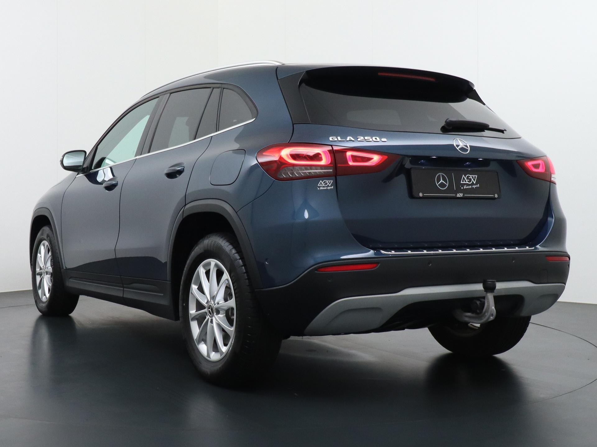 Mercedes-Benz GLA 250 e Business Line 4