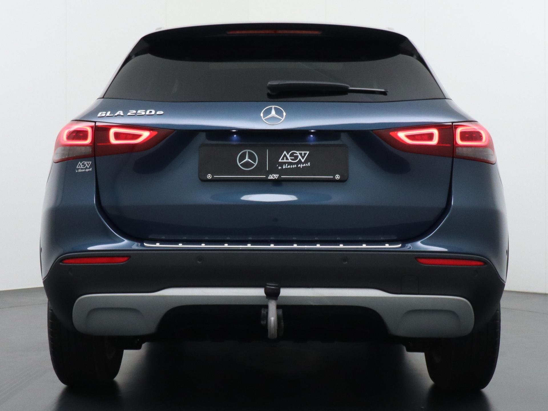 Mercedes-Benz GLA 250 e Business Line 6