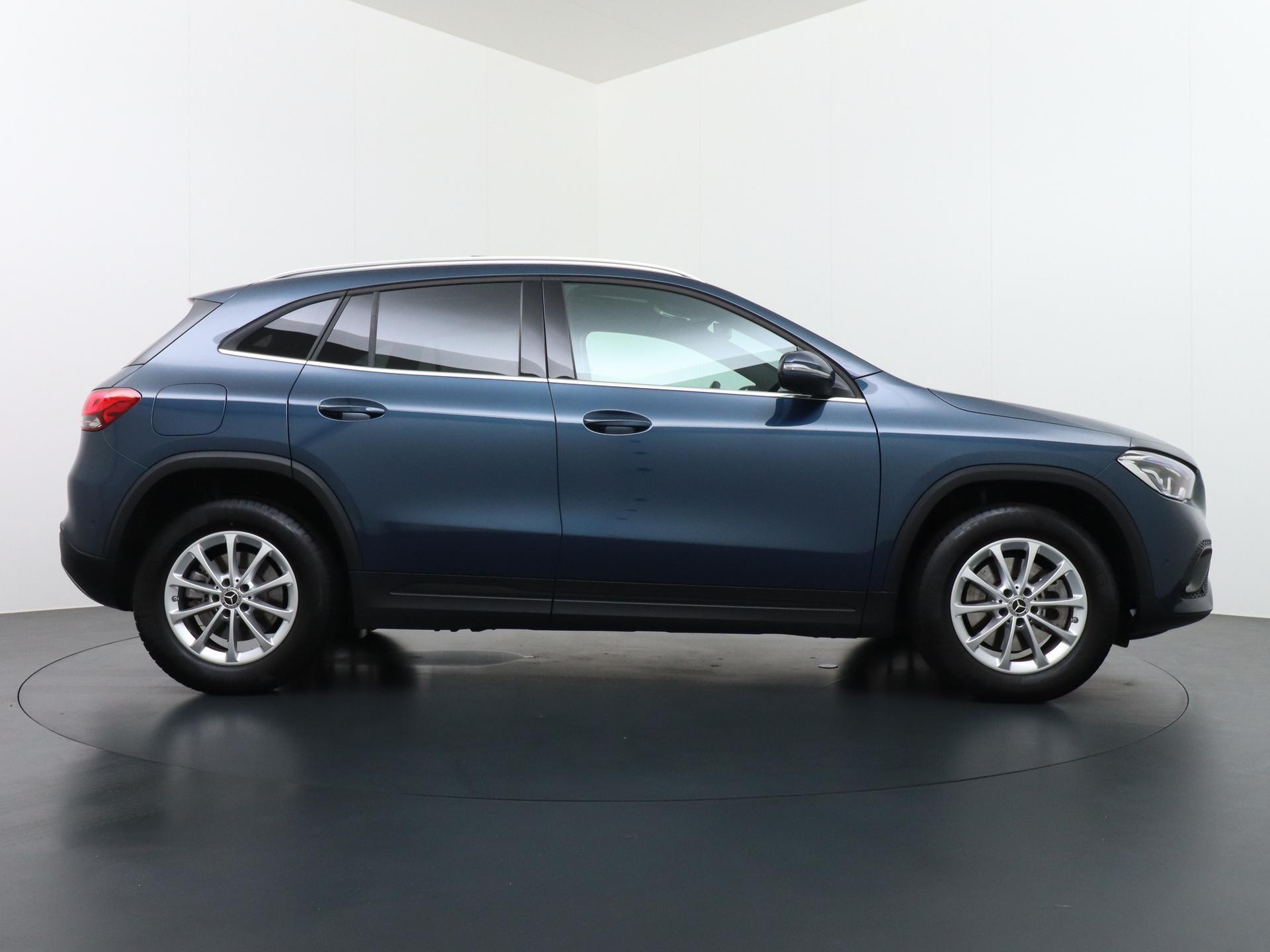 Mercedes-Benz GLA 250 e Business Line 9