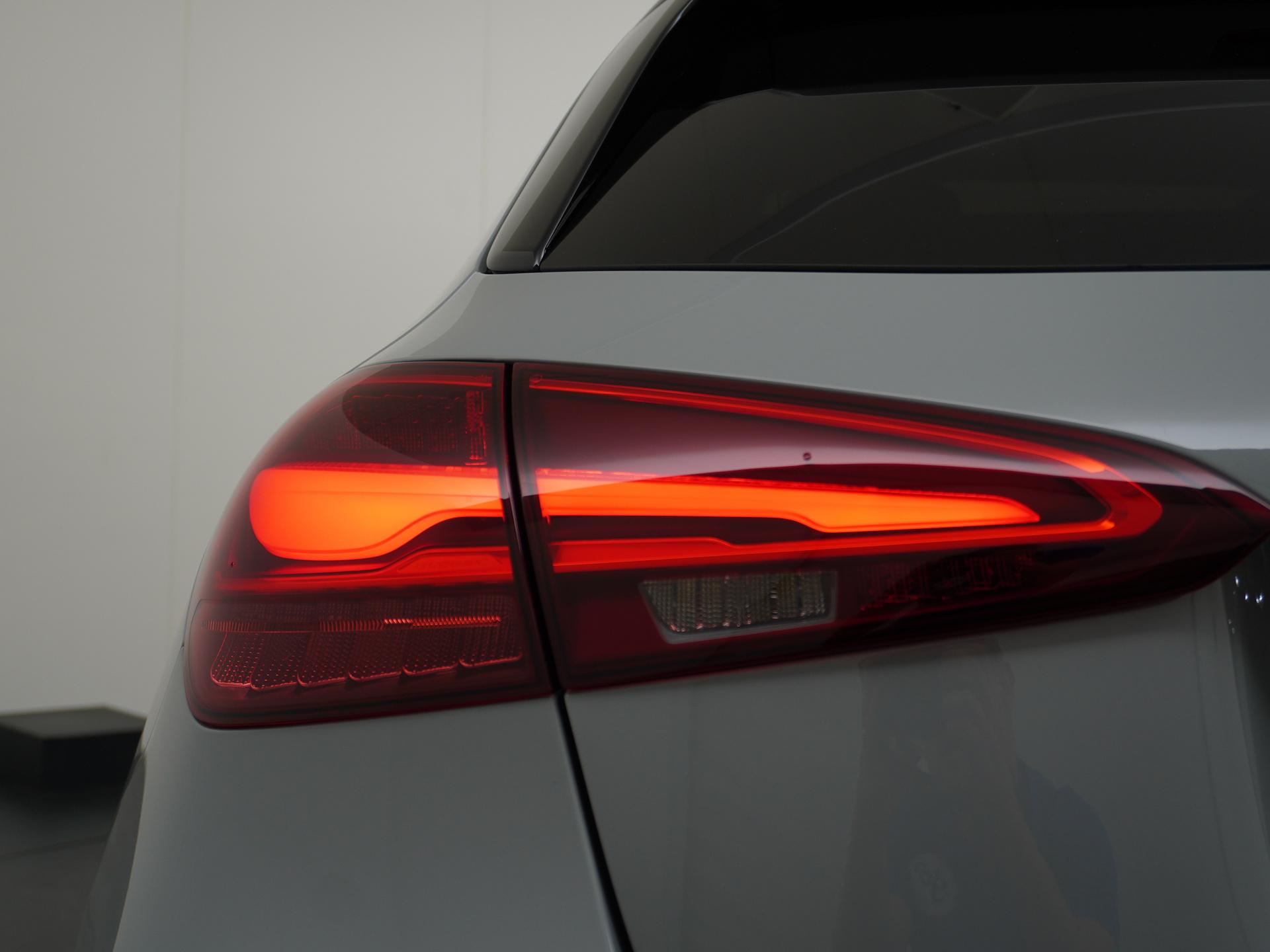 Mercedes-Benz A-Klasse 180 Business Solution AMG 11