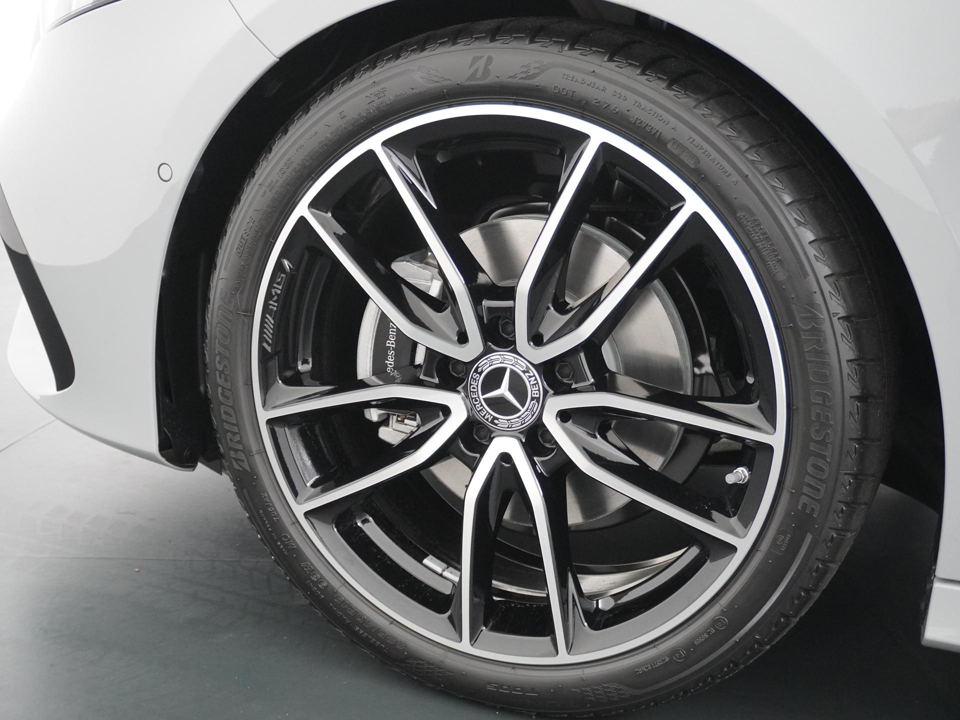 Mercedes-Benz A-Klasse 180 Business Solution AMG 13