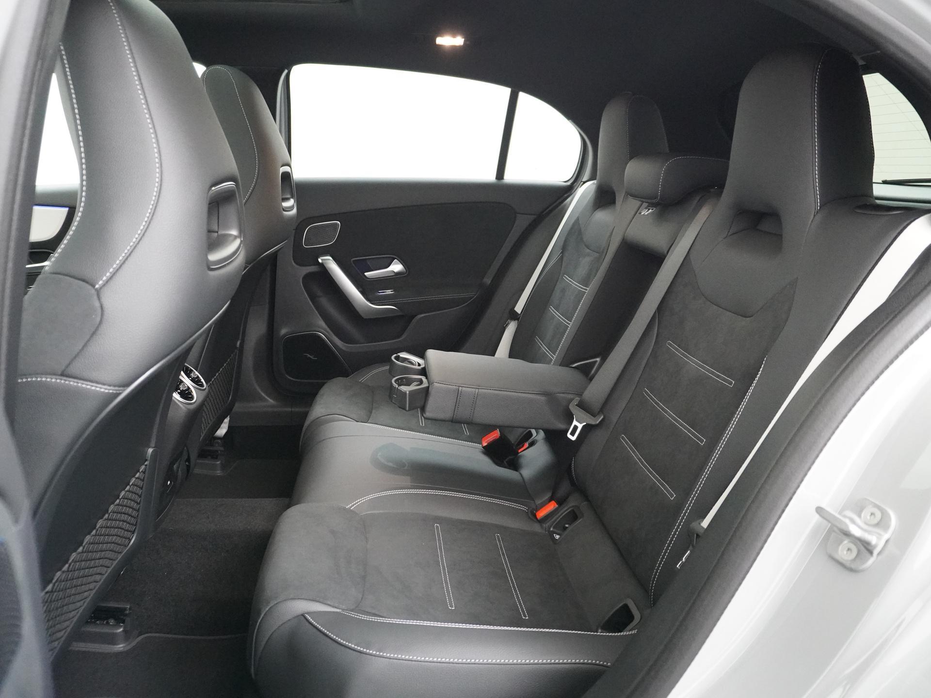 Mercedes-Benz A-Klasse 180 Business Solution AMG 21