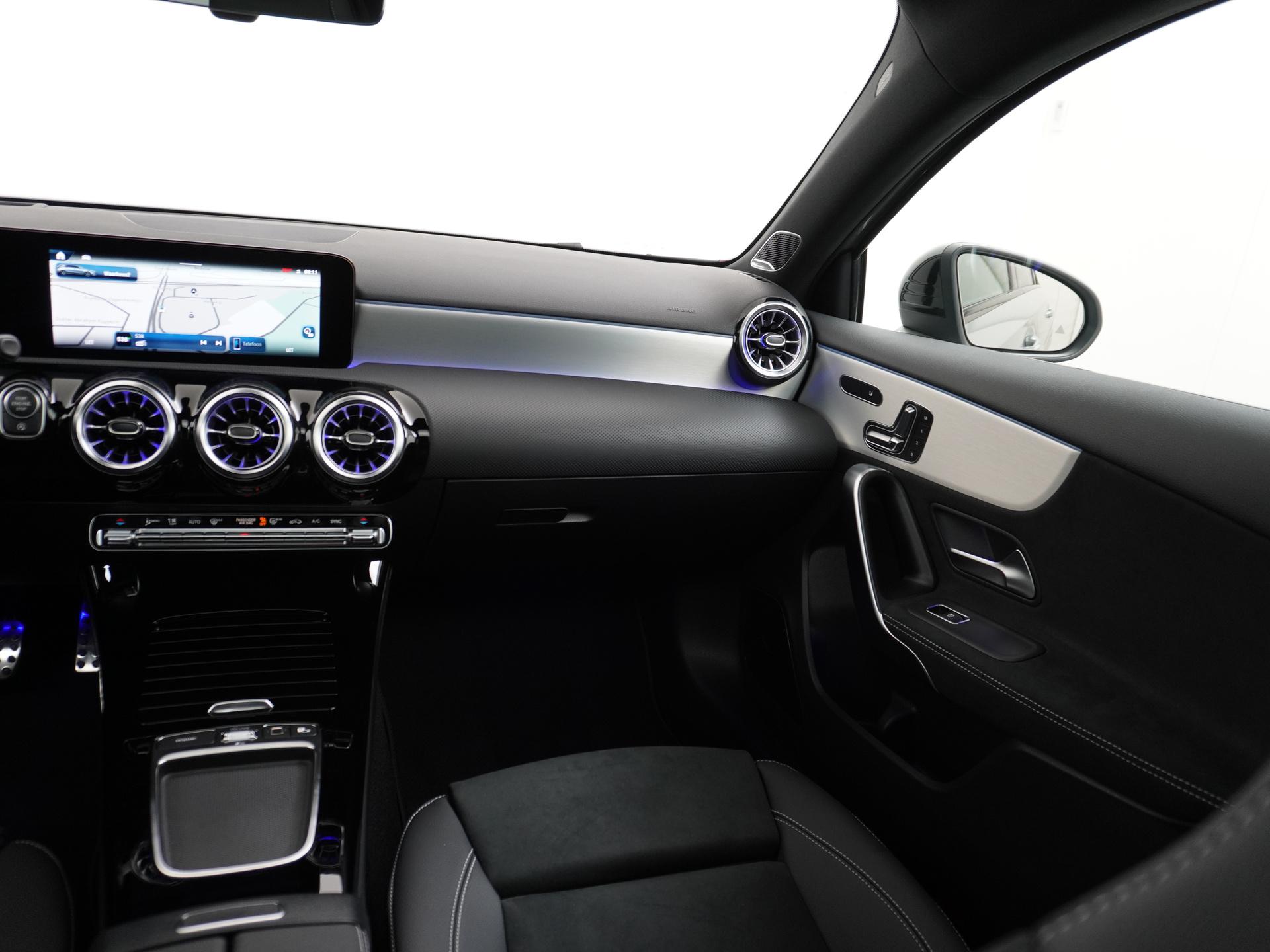 Mercedes-Benz A-Klasse 180 Business Solution AMG 24