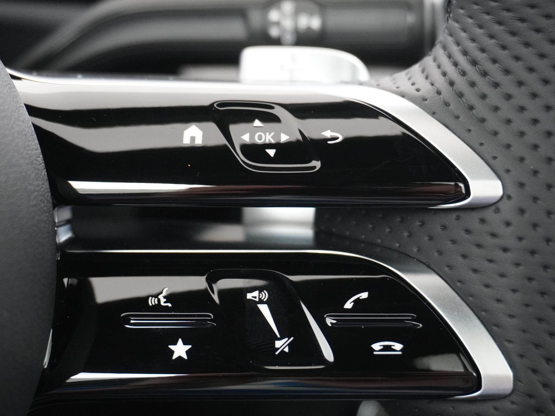 Mercedes-Benz A-Klasse 180 Business Solution AMG 30