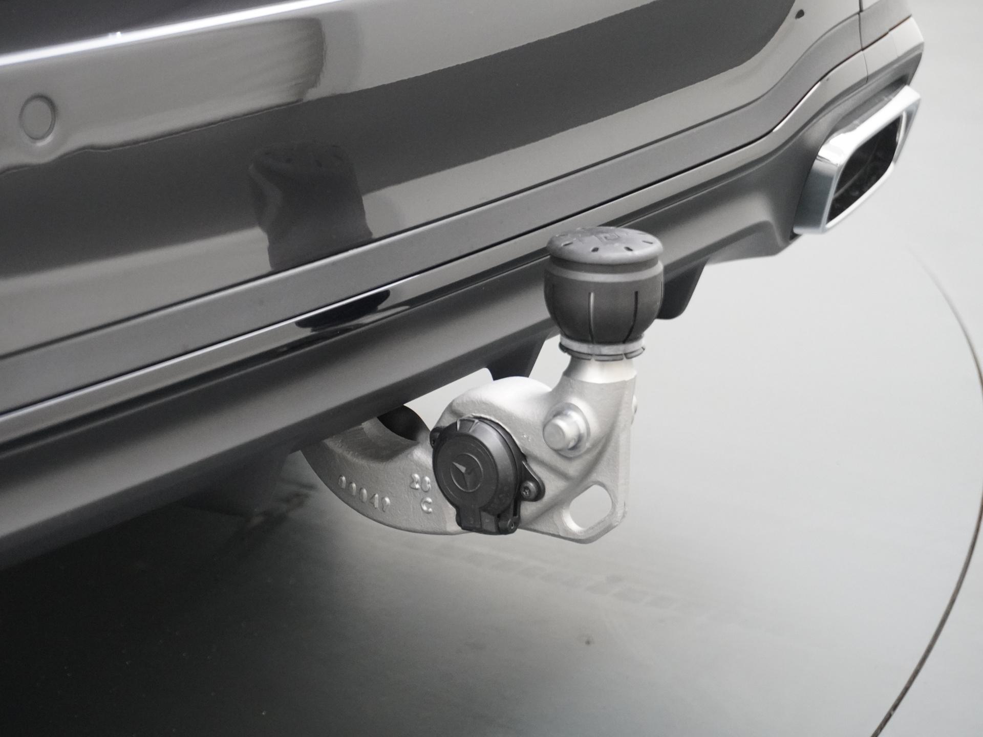 Mercedes-Benz C-Klasse Estate 300 e Business Solution AMG 12