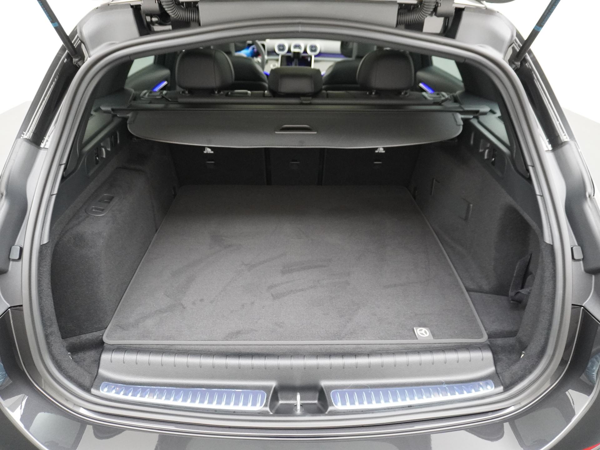 Mercedes-Benz C-Klasse Estate 300 e Business Solution AMG 13