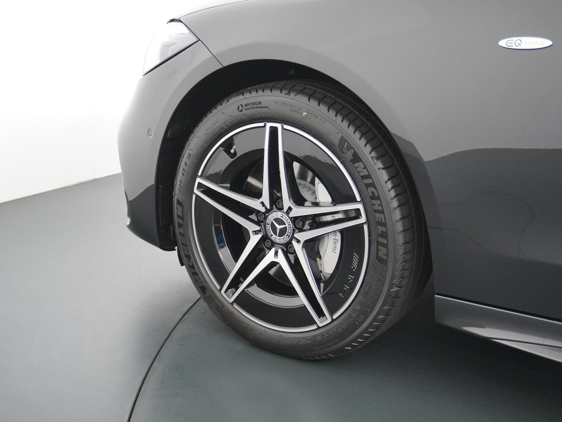 Mercedes-Benz C-Klasse Estate 300 e Business Solution AMG 16