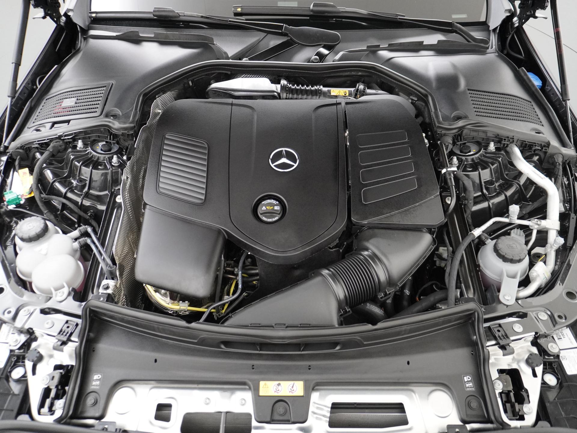 Mercedes-Benz C-Klasse Estate 300 e Business Solution AMG 18