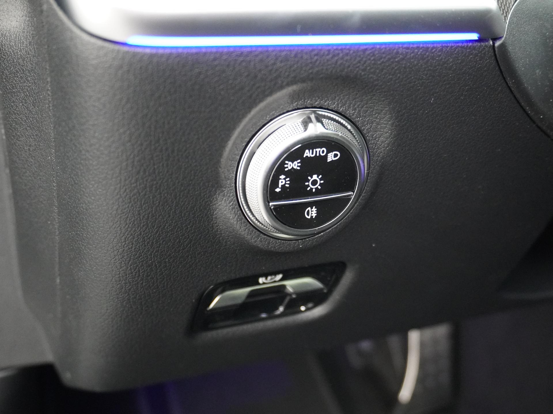 Mercedes-Benz C-Klasse Estate 300 e Business Solution AMG 30