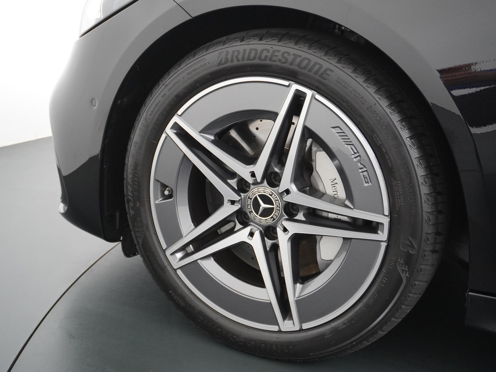 Mercedes-Benz C-Klasse 180 AMG Line 17