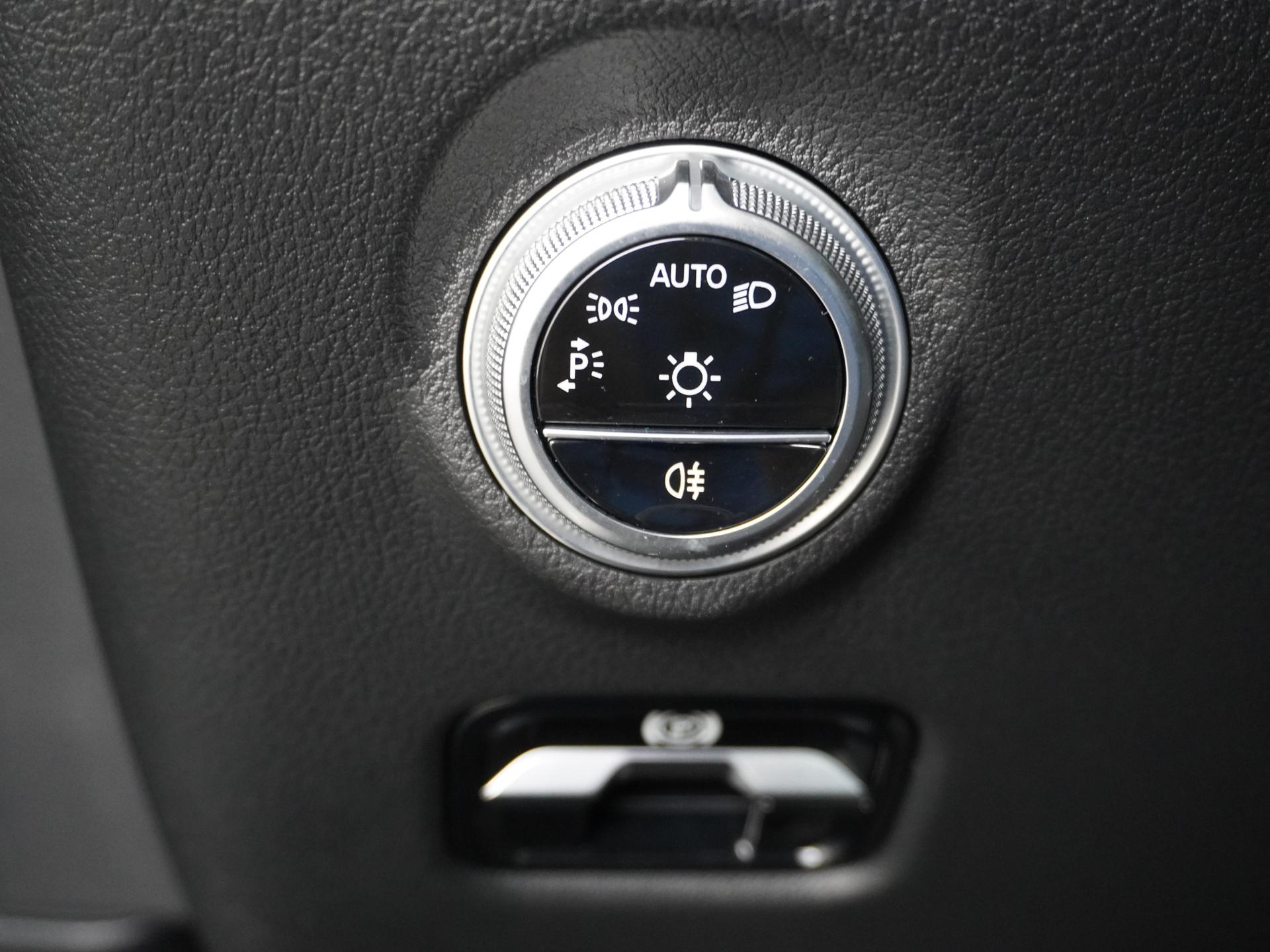 Mercedes-Benz C-Klasse 180 AMG Line 27