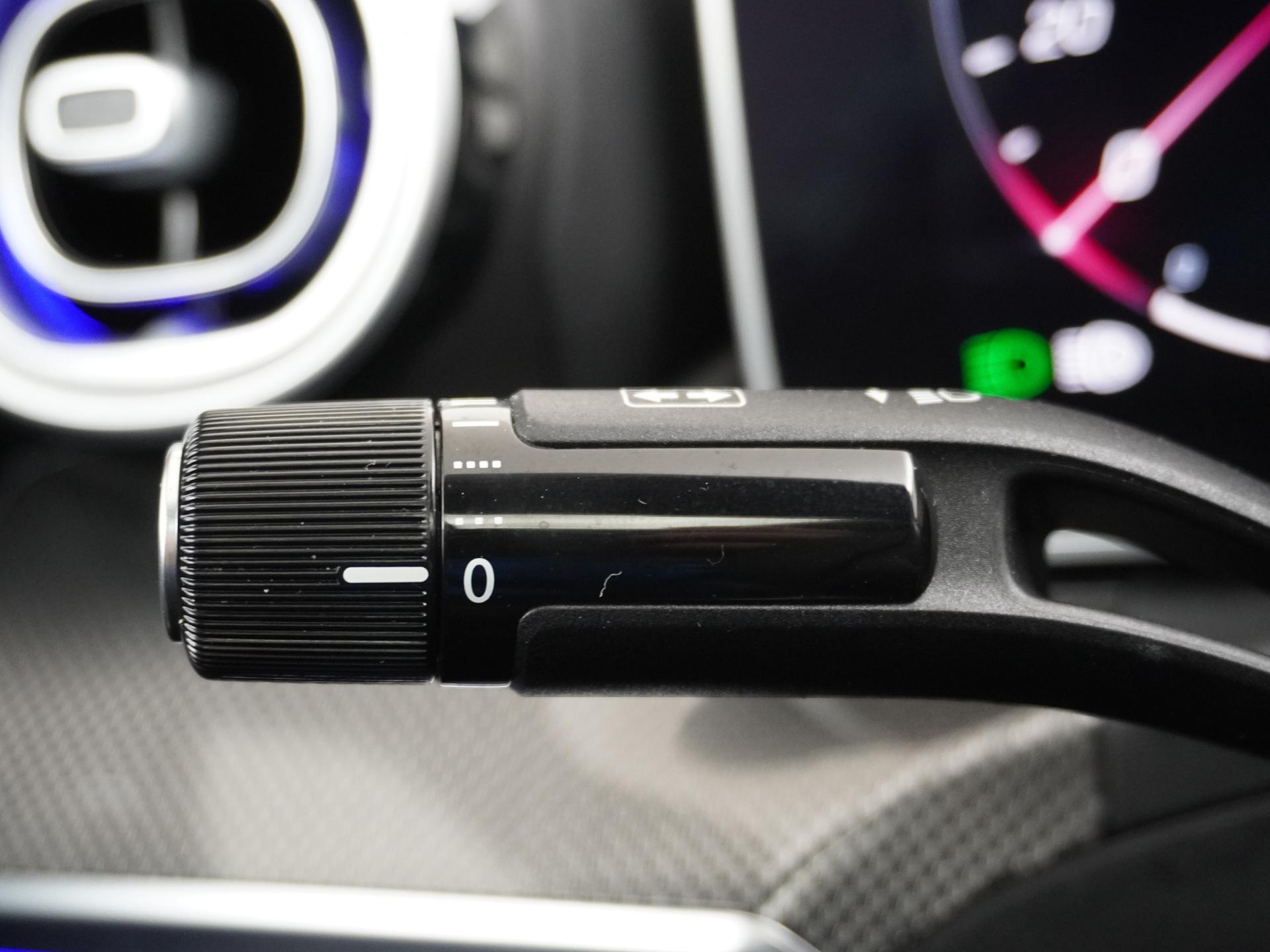 Mercedes-Benz C-Klasse 180 AMG Line 28