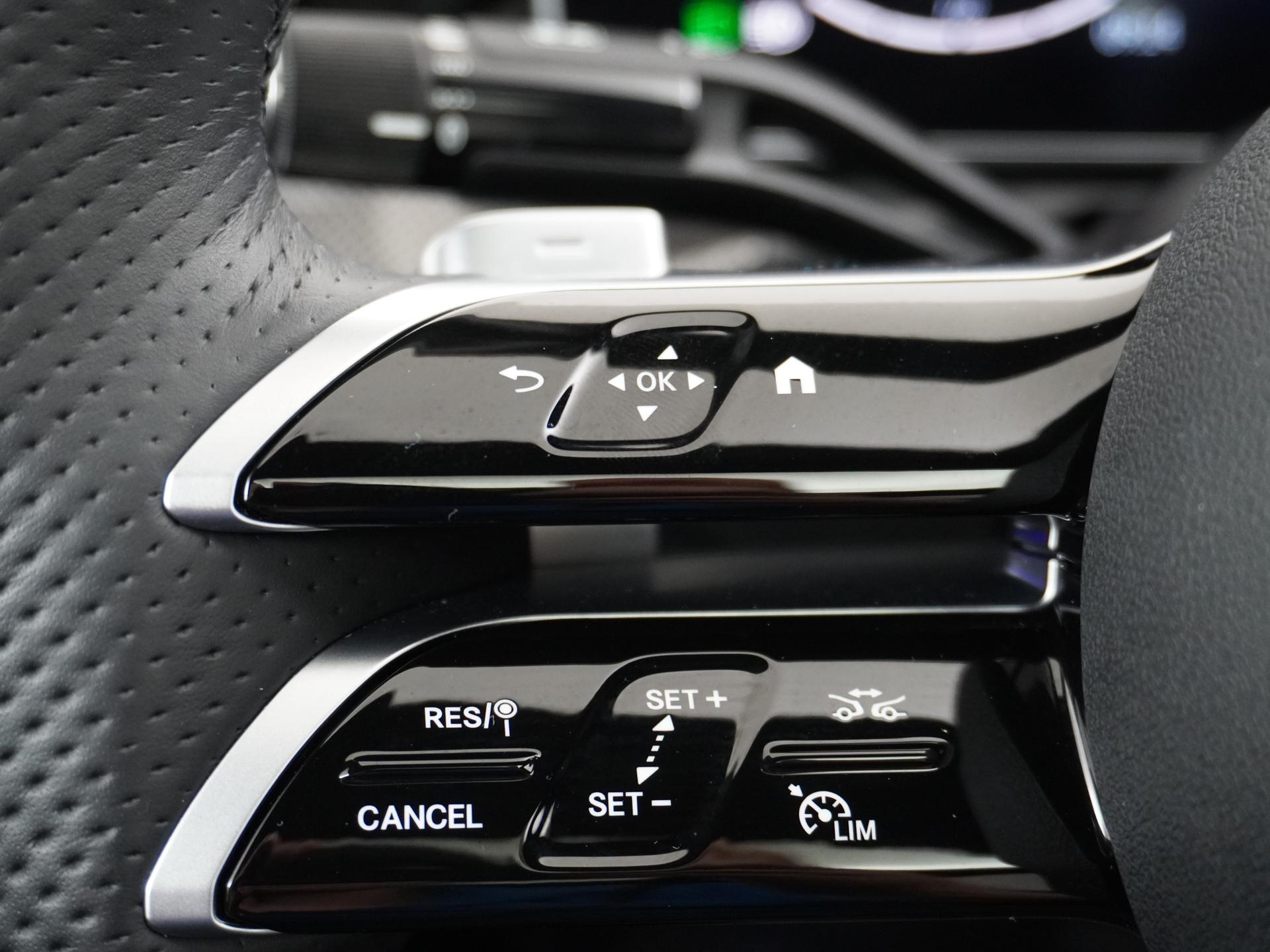 Mercedes-Benz C-Klasse 180 AMG Line 31