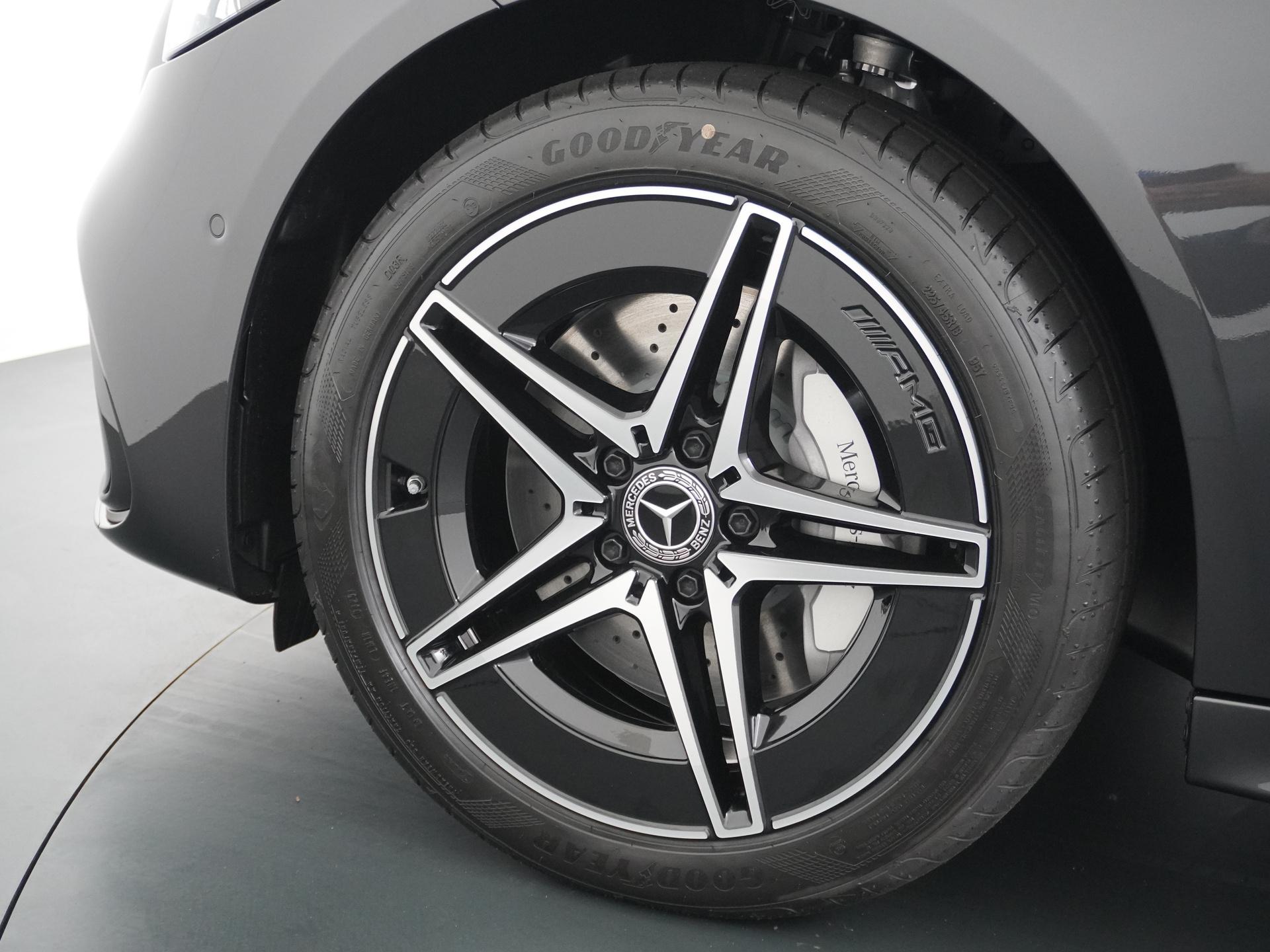 Mercedes-Benz C-Klasse Estate 300 e Business Solution AMG 16