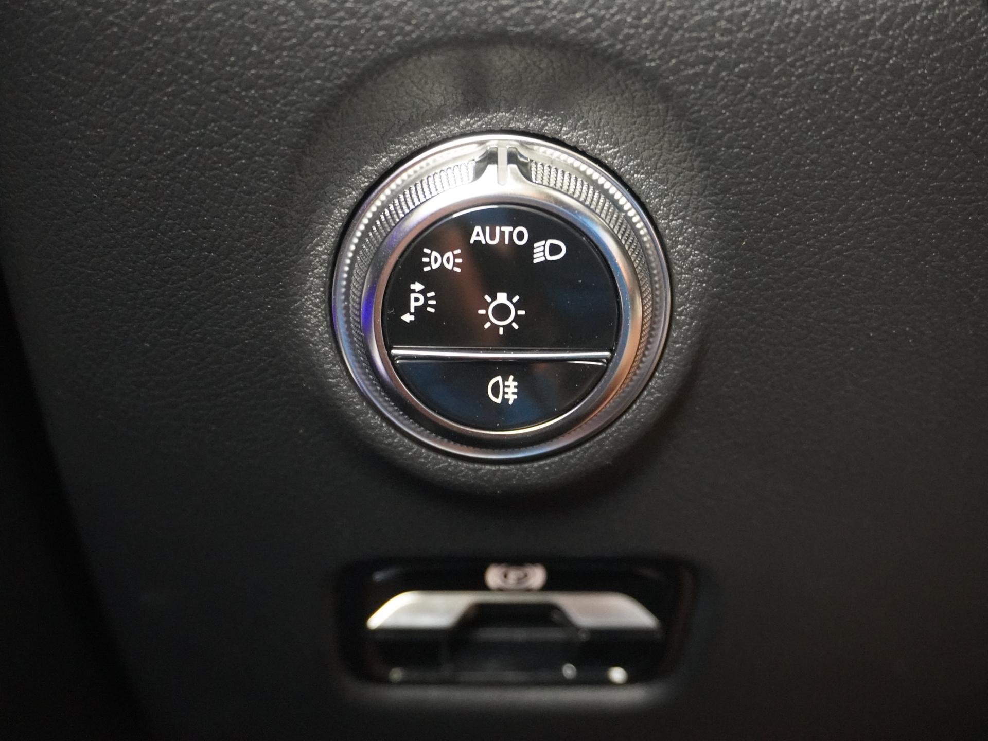 Mercedes-Benz C-Klasse Estate 300 e Business Solution AMG 29