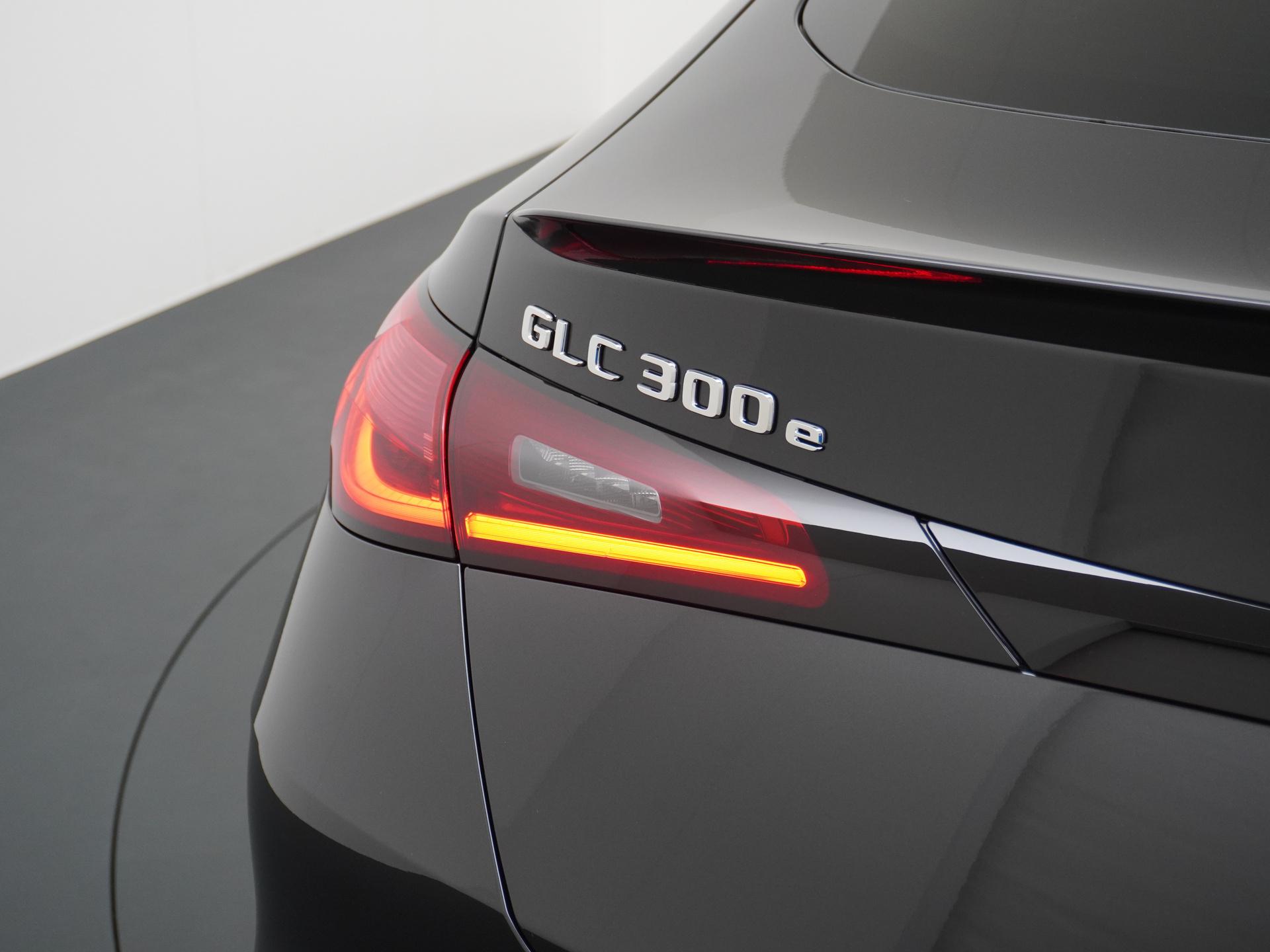 Mercedes-Benz GLC Coupé 300e 4MATIC Sport Edition 11