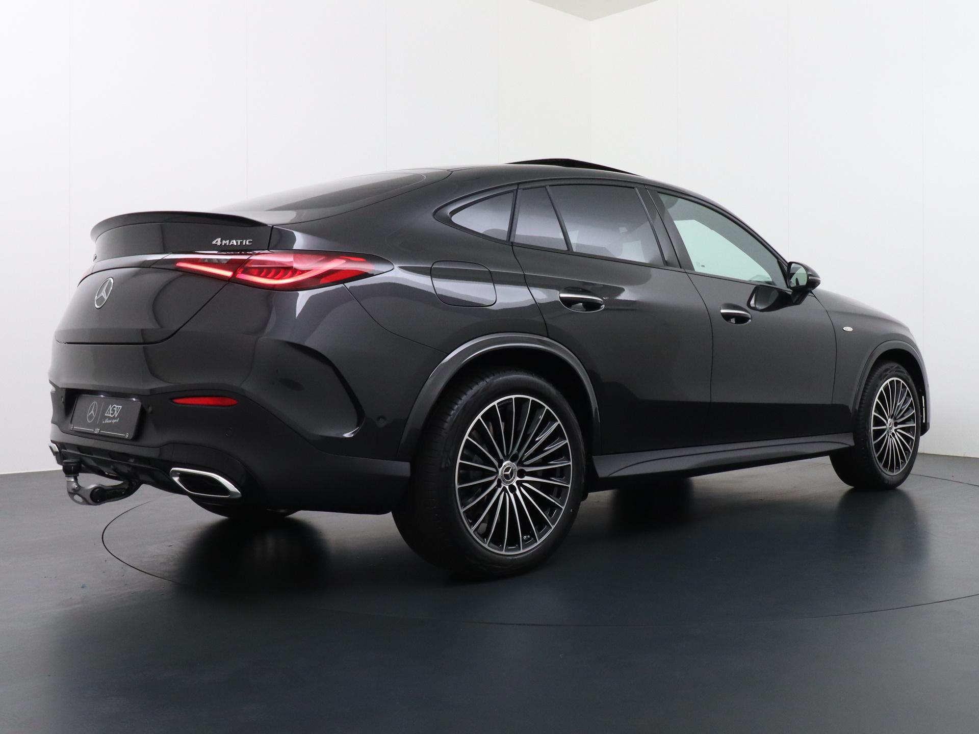 Mercedes-Benz GLC Coupé 300e 4MATIC Sport Edition 4